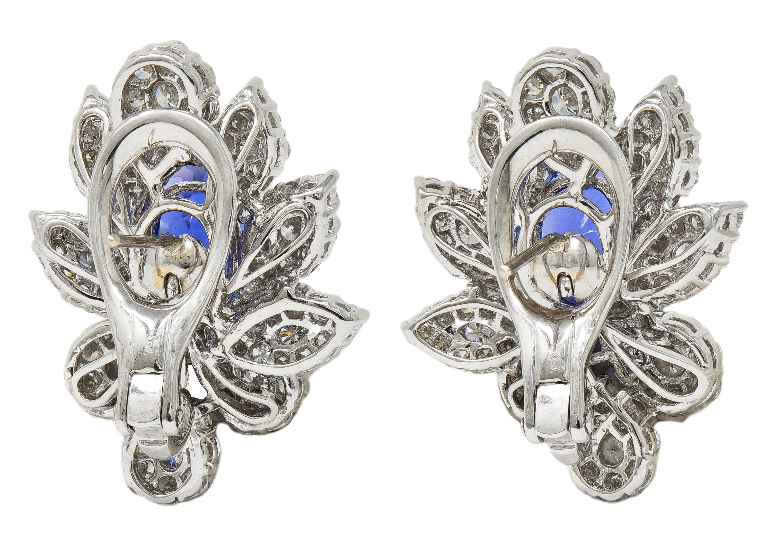 Taglio ovale Orecchini floreali contemporanei con diamante tanzanite 21,16 CTW in oro bianco 18 carati in vendita