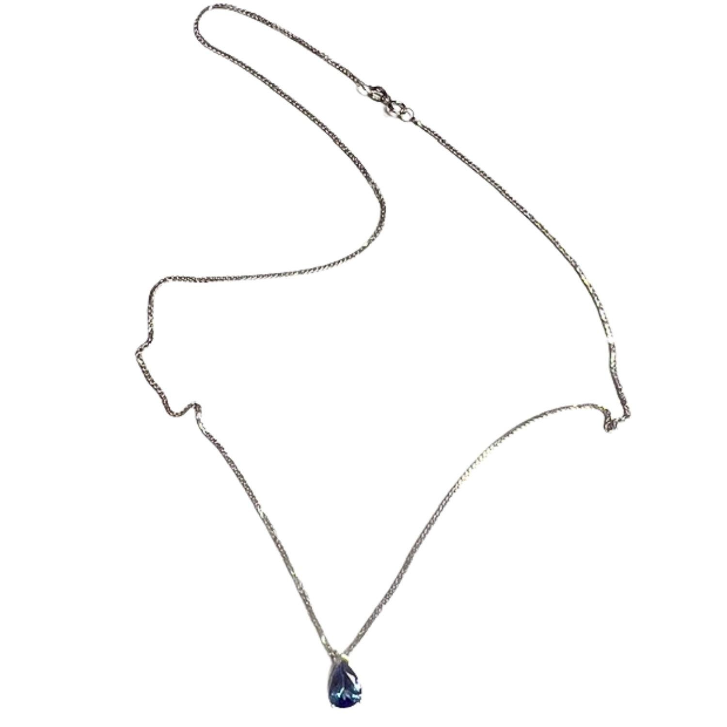 Contemporaneo Collana contemporanea del 21° secolo con zaffiro da 1,08 ct in oro bianco in vendita