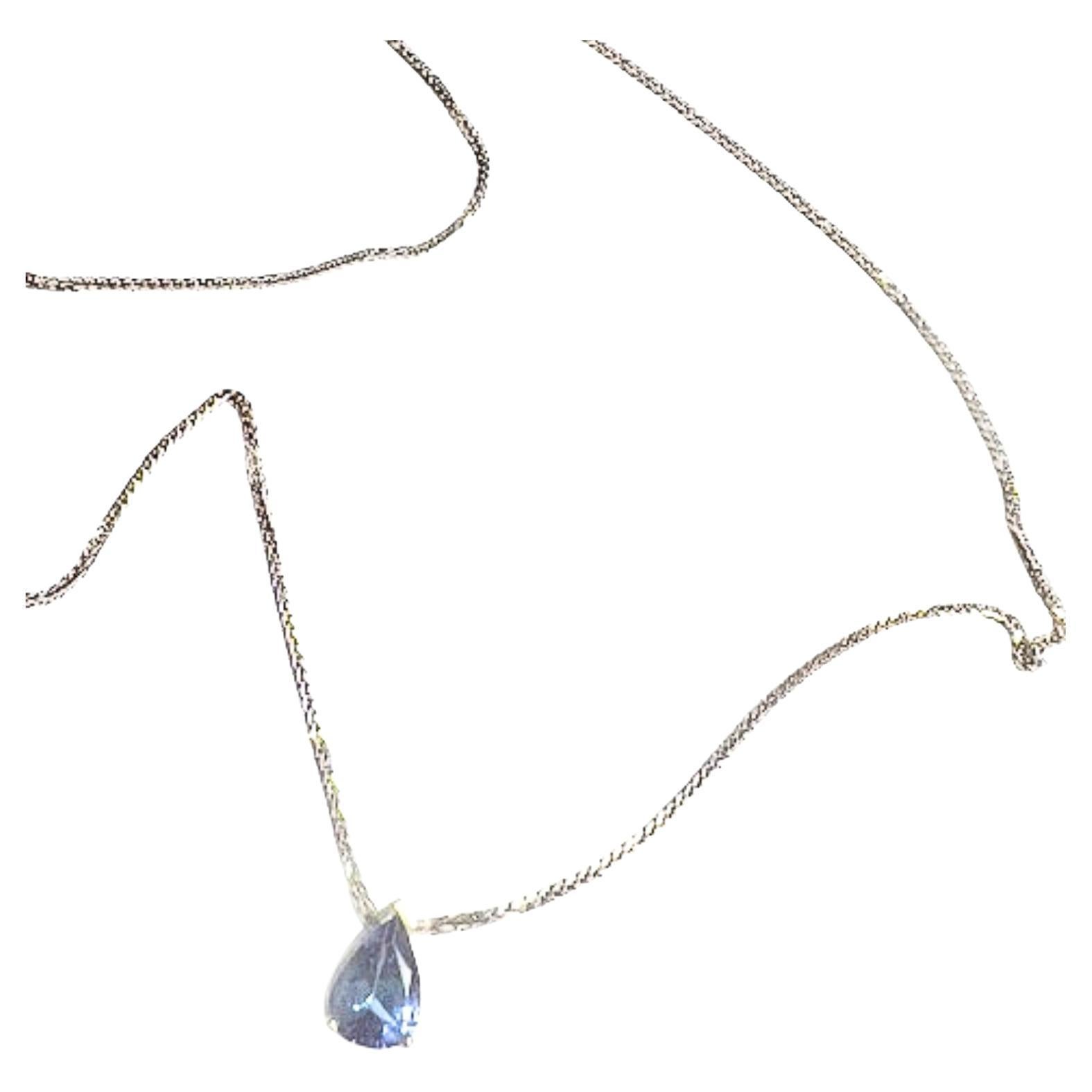 Collana contemporanea del 21° secolo con zaffiro da 1,08 ct in oro bianco in vendita
