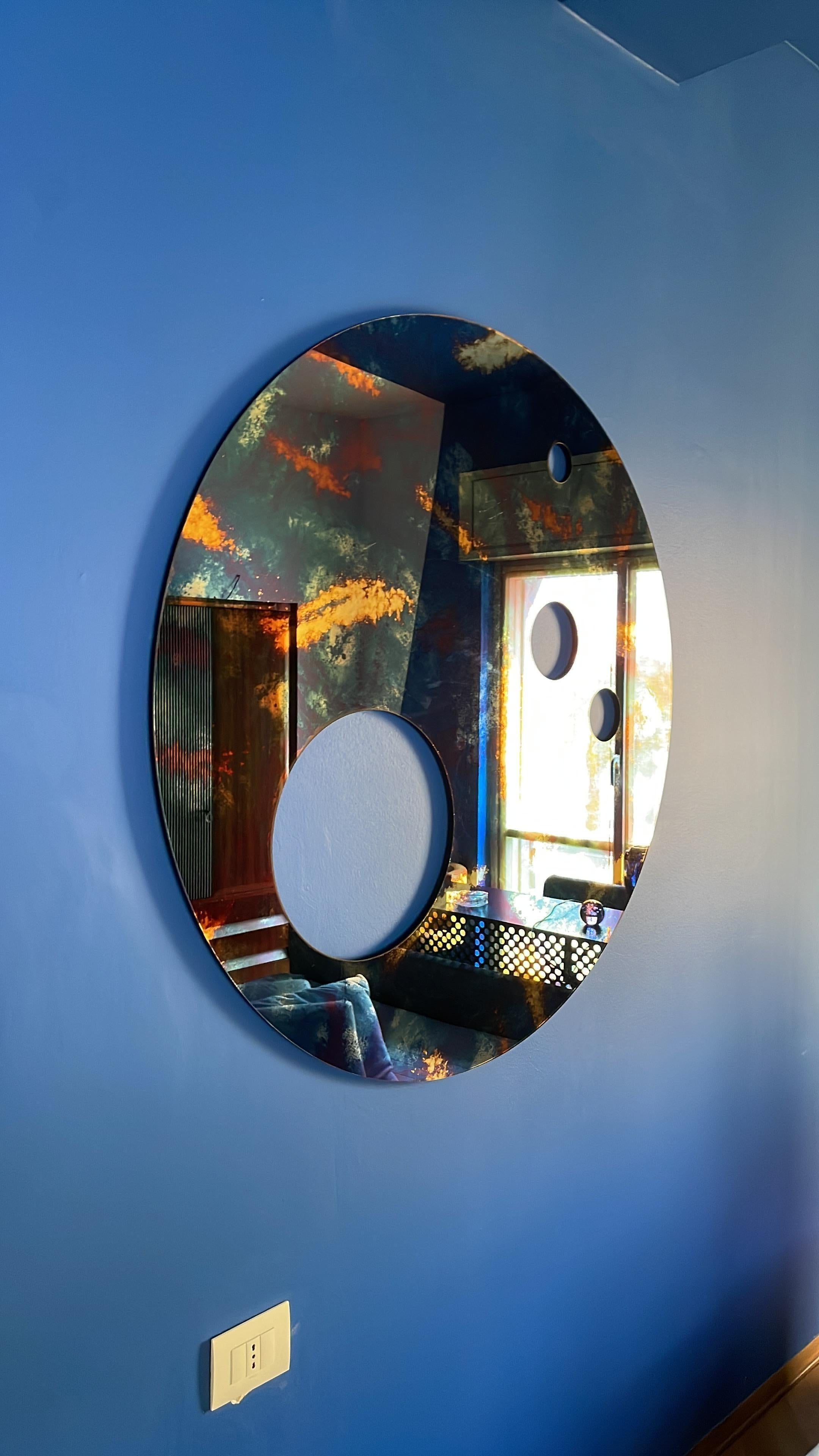 Zeitgenössischer blauer Silos-Spiegel des 21. Jahrhunderts von Spinzi, antik patinierte Oberfläche im Angebot 14