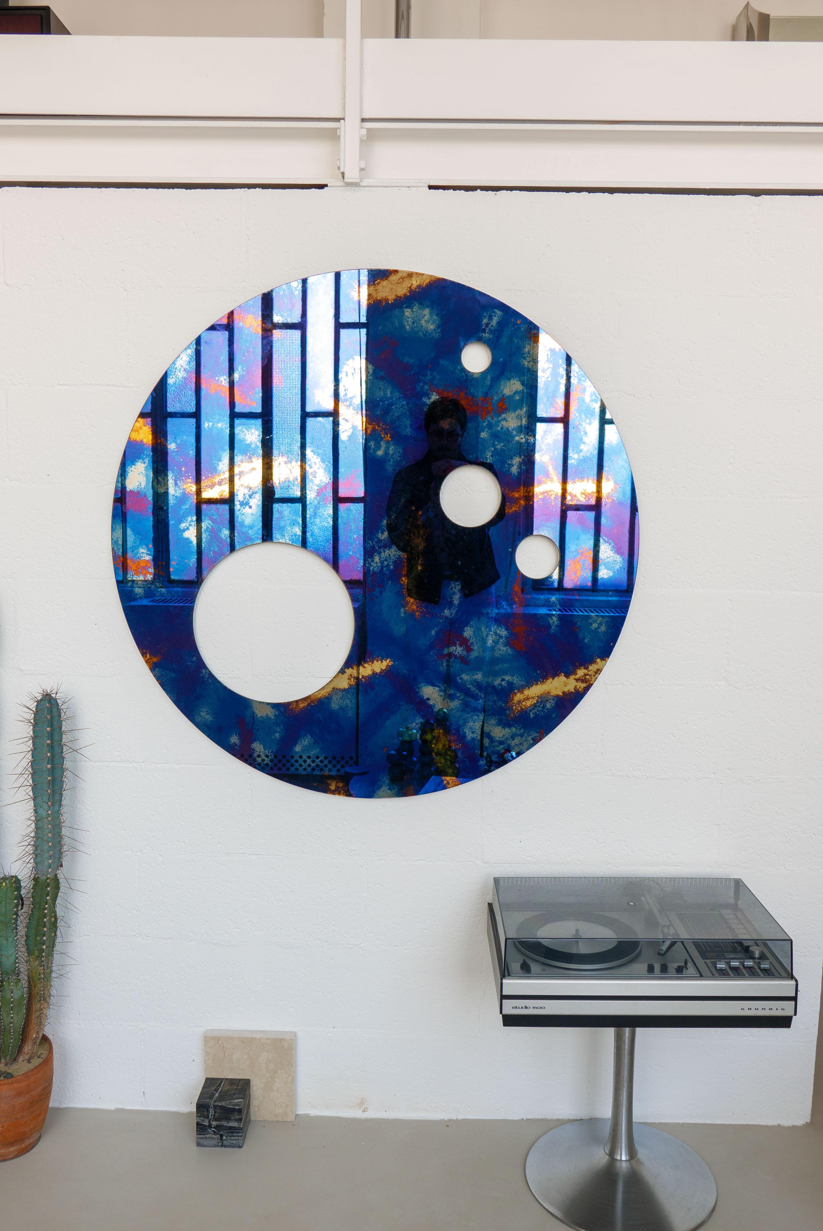 Zeitgenössischer blauer Silos-Spiegel des 21. Jahrhunderts von Spinzi, antik patinierte Oberfläche (21. Jahrhundert und zeitgenössisch) im Angebot