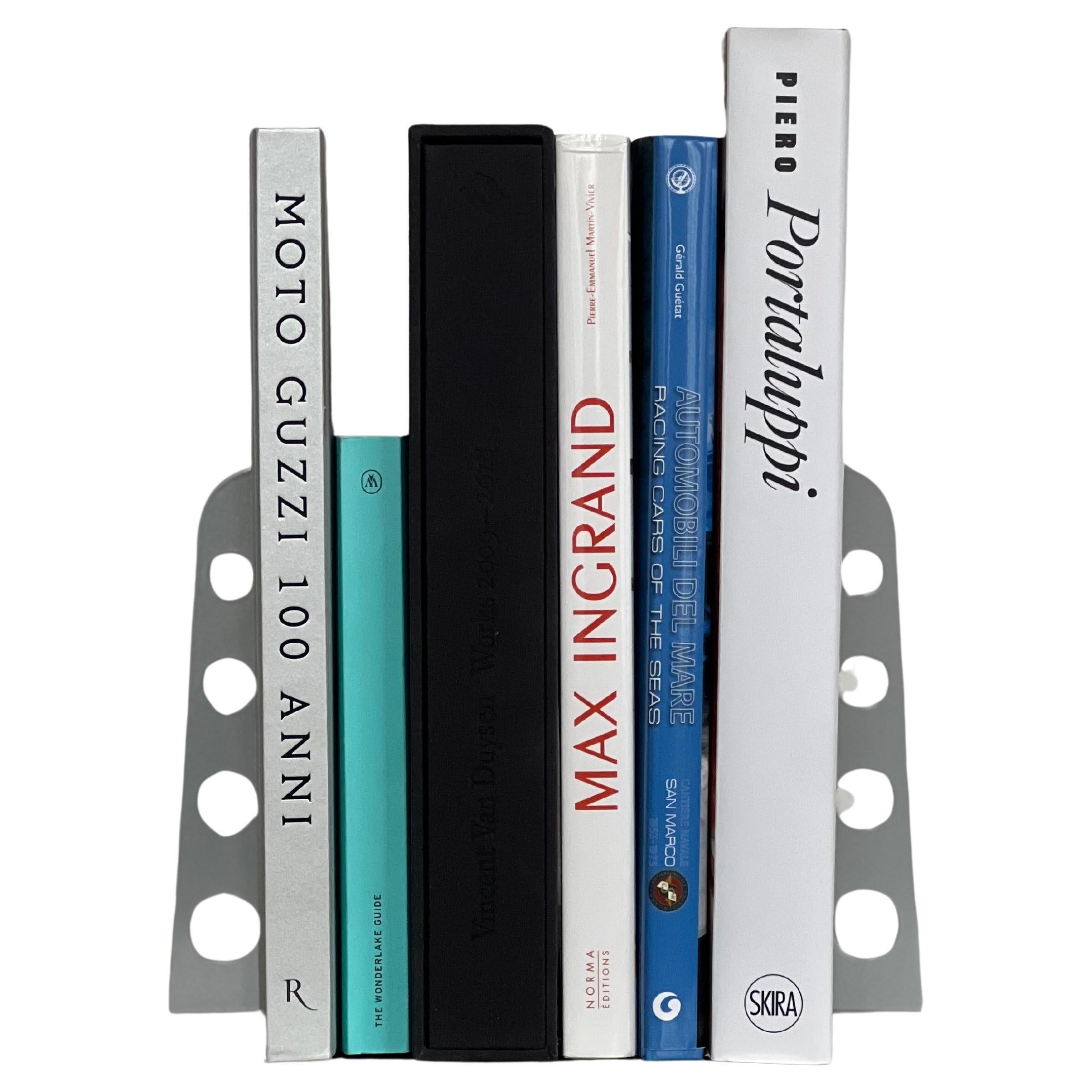 Accesorio de librería contemporánea del siglo XXI, sujetalibros escultórico fabricado en Italia