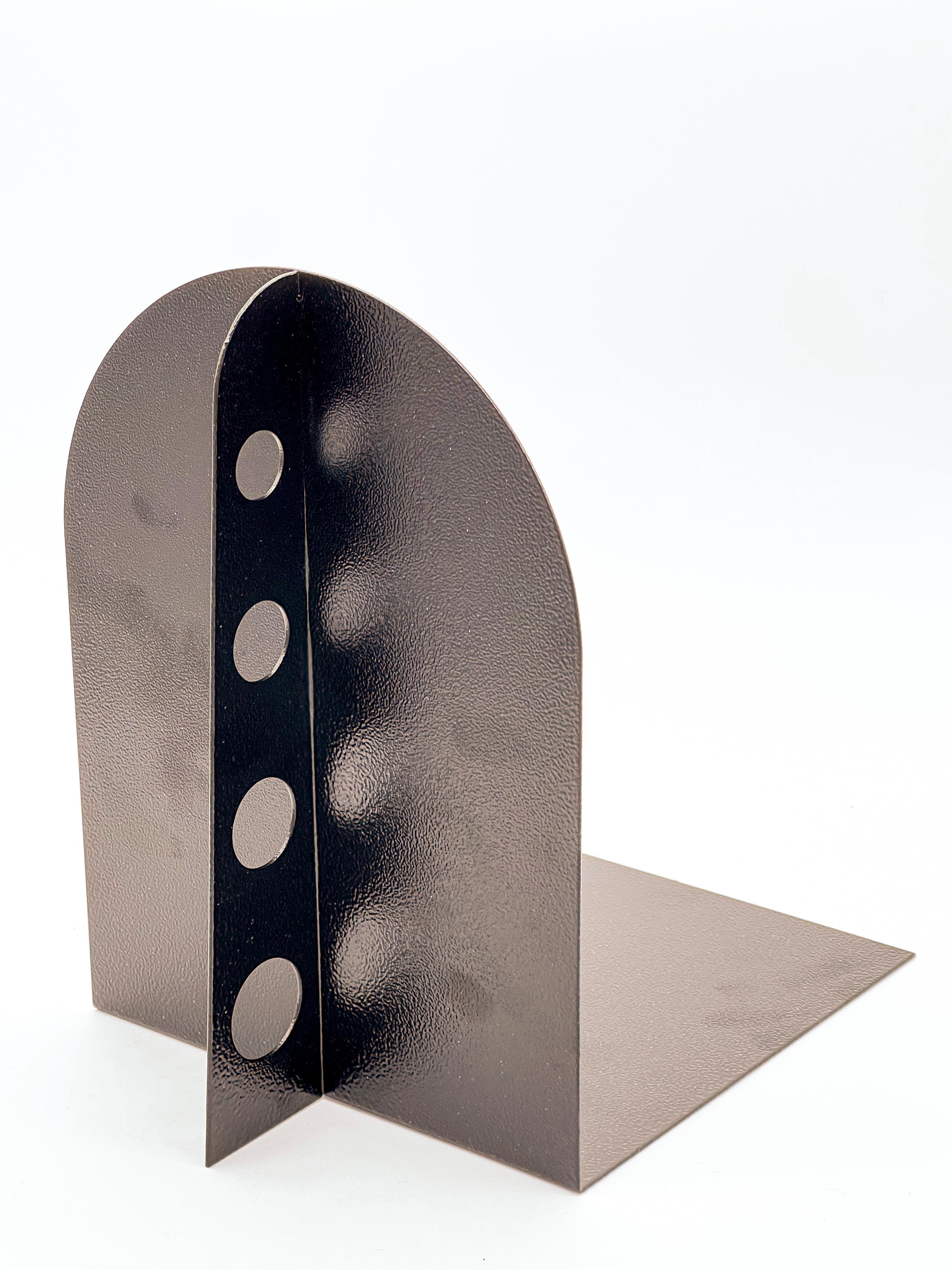 Serre-livres en métal Capo contemporain du 21e siècle par Spinzi, design moderne italien en vente 1