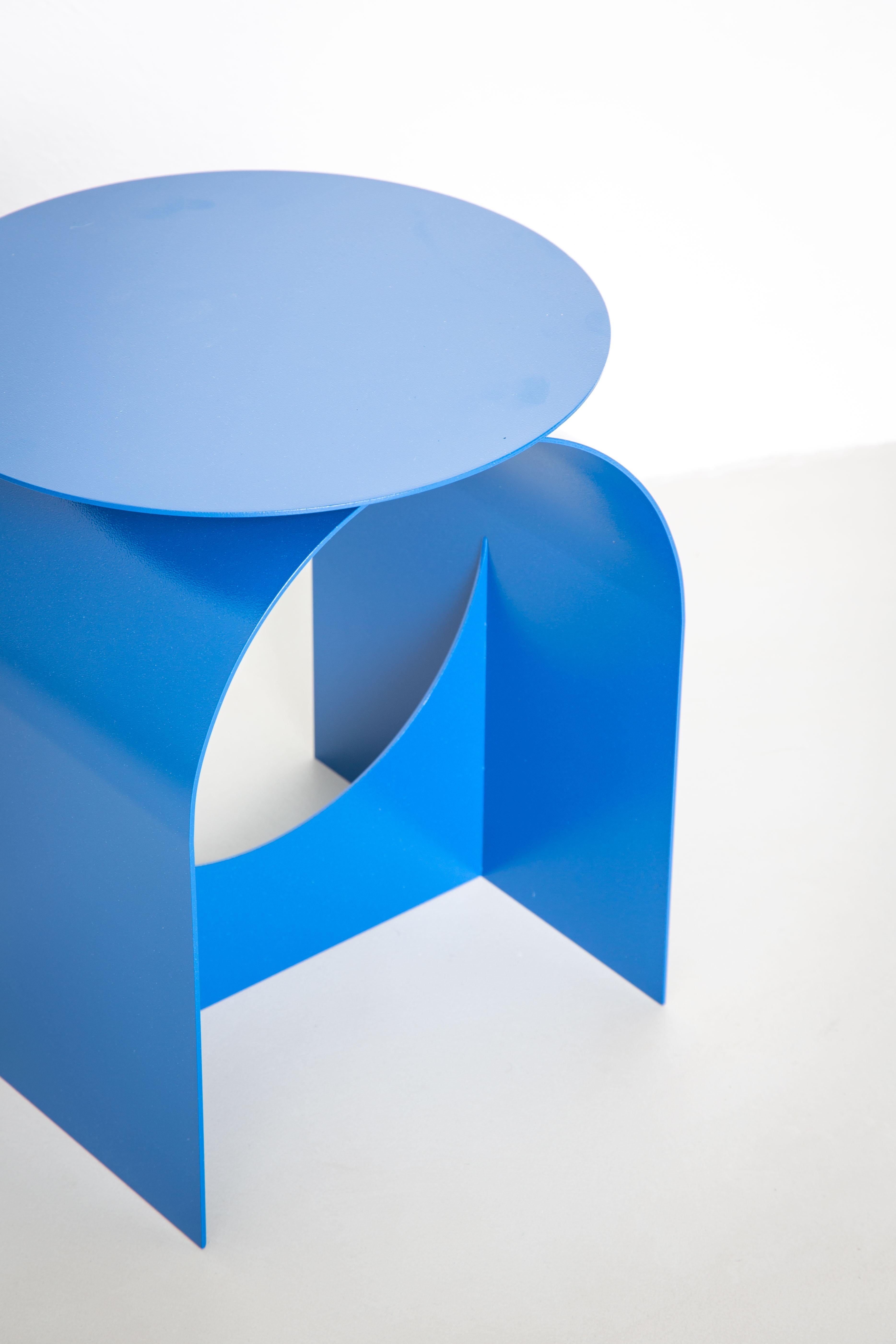 italien Table d'appoint contemporaine du 21e siècle Zero par Spinzi en bleu électrique en vente