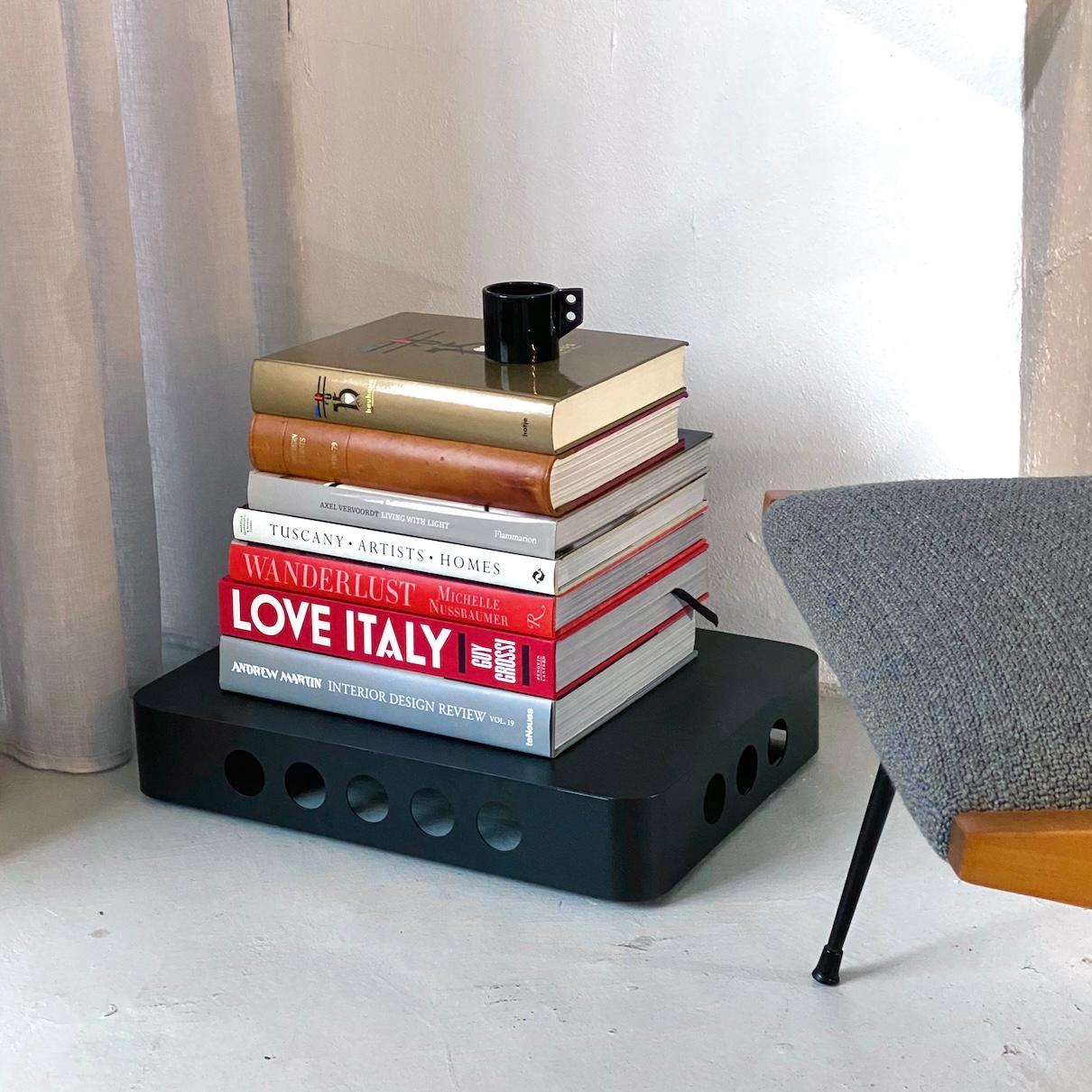 Métal Contemporary 21st Century Spinzi Bookboard Book Tray with Concealed Wheels (Plateau à livres à roulettes dissimulées) en vente