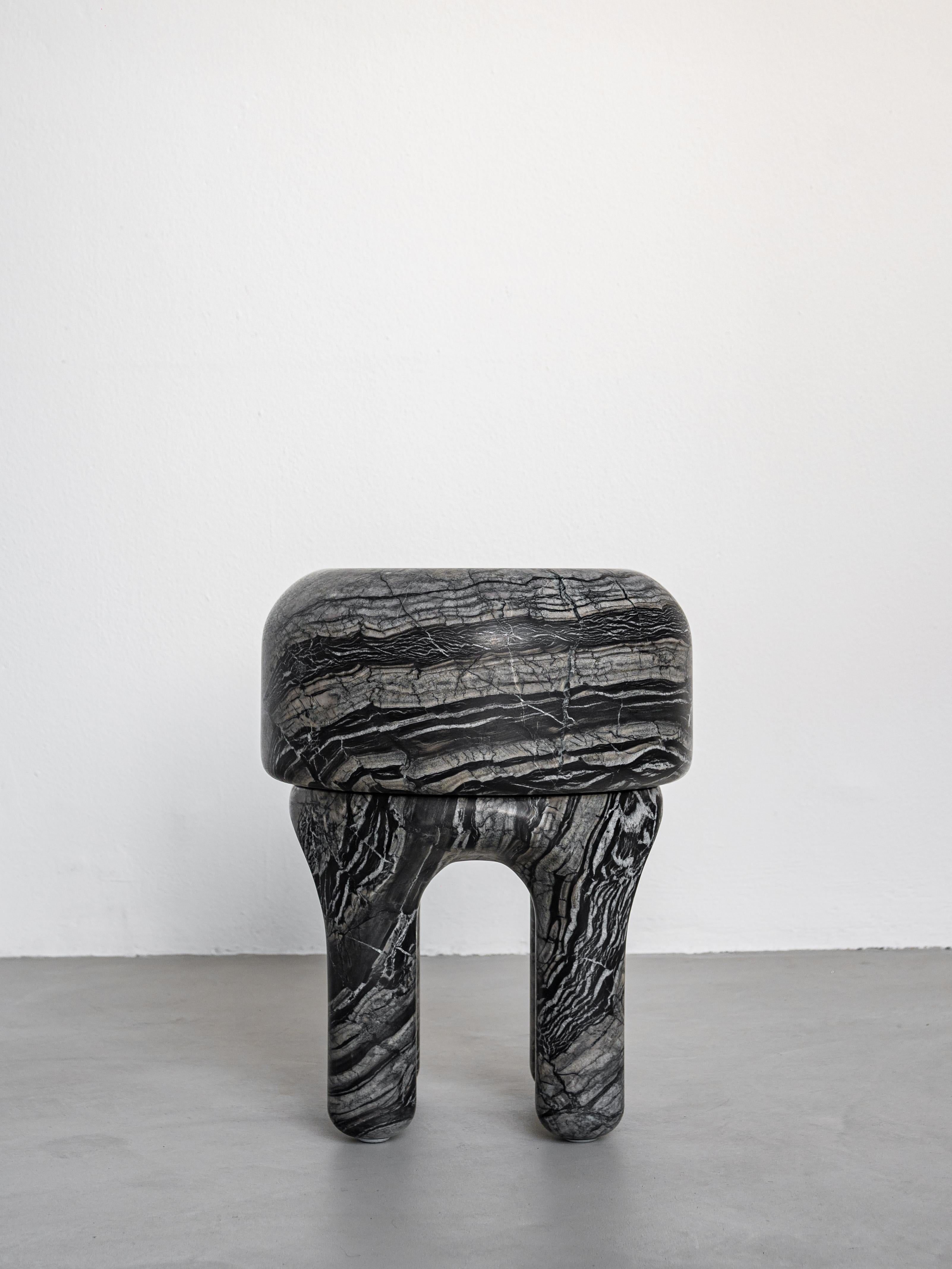 Marble Sculpture - Collectible side table - Sculptural Stool - Italian Design

Past, present and future come together in this sculptural piece by Spinzi. Why you may ask? Because Medusa is shaped after a dream had by designer Tommaso Spinzi right