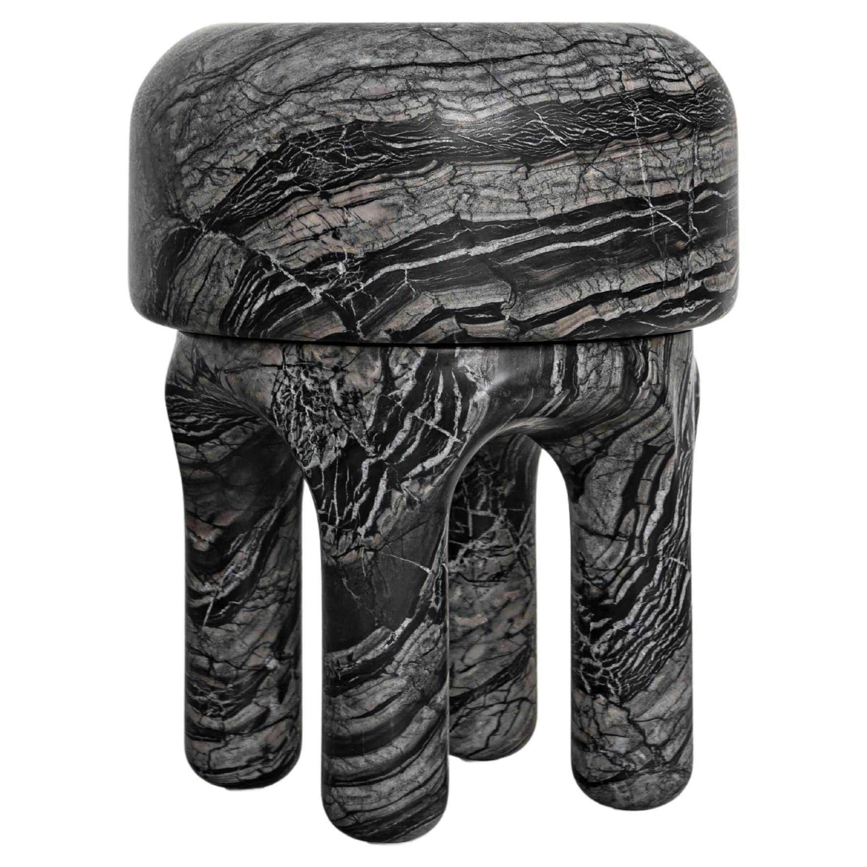 Skulpturaler Hocker aus Marmor, italienisches Sammlerdesign im Angebot