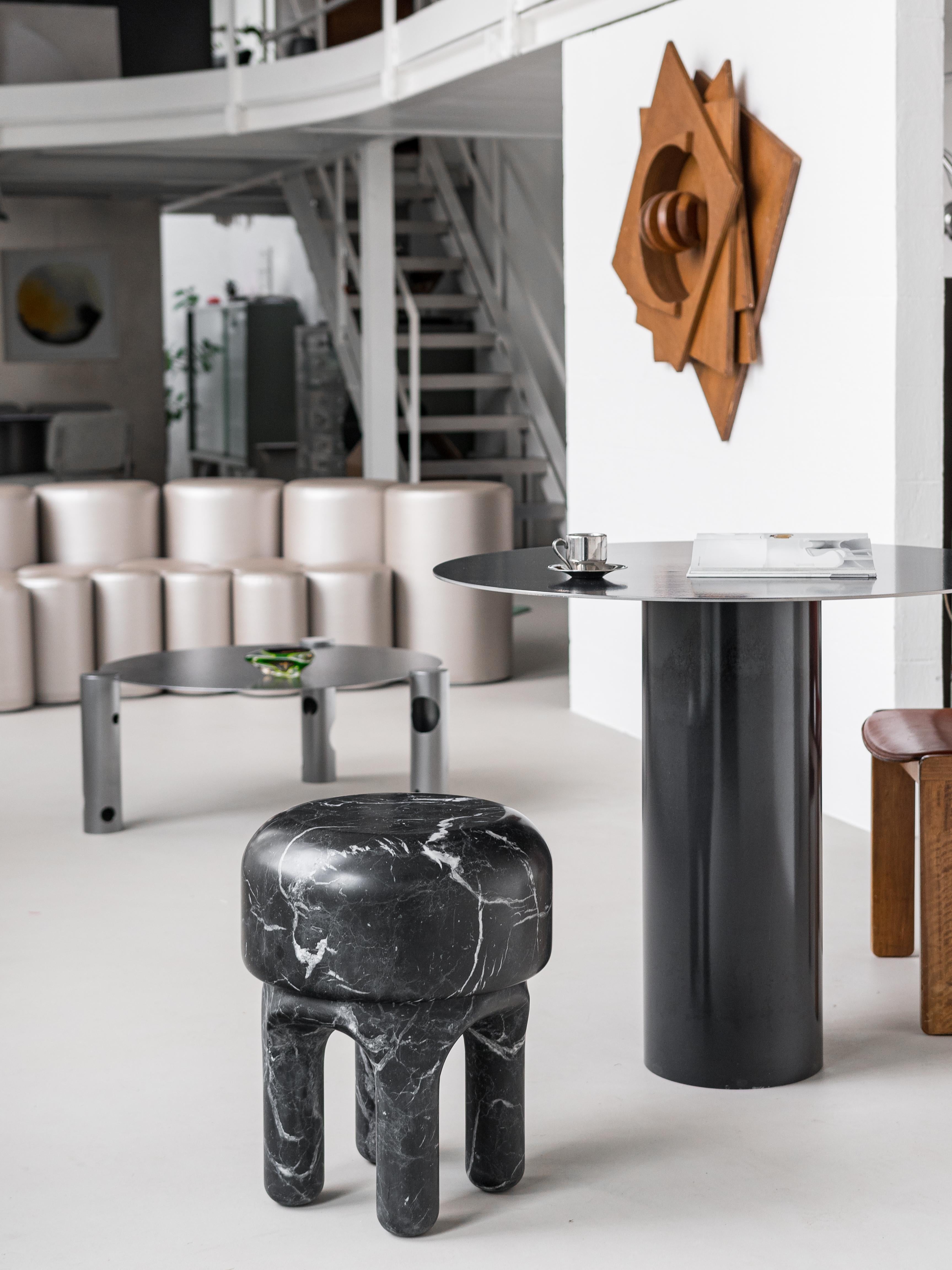 XXIe siècle et contemporain Table d'appoint en marbre noir, sculpture italienne de collection en vente