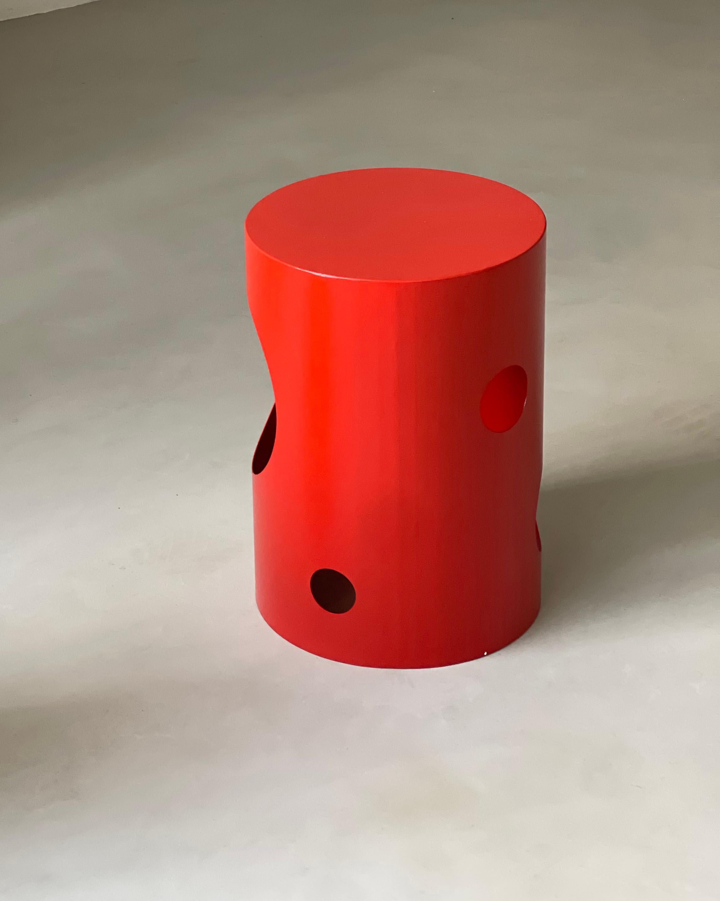 Contemporary 21st Century Spinzi Silös Barrel, Beistelltisch, Italienisch Rot im Angebot 2