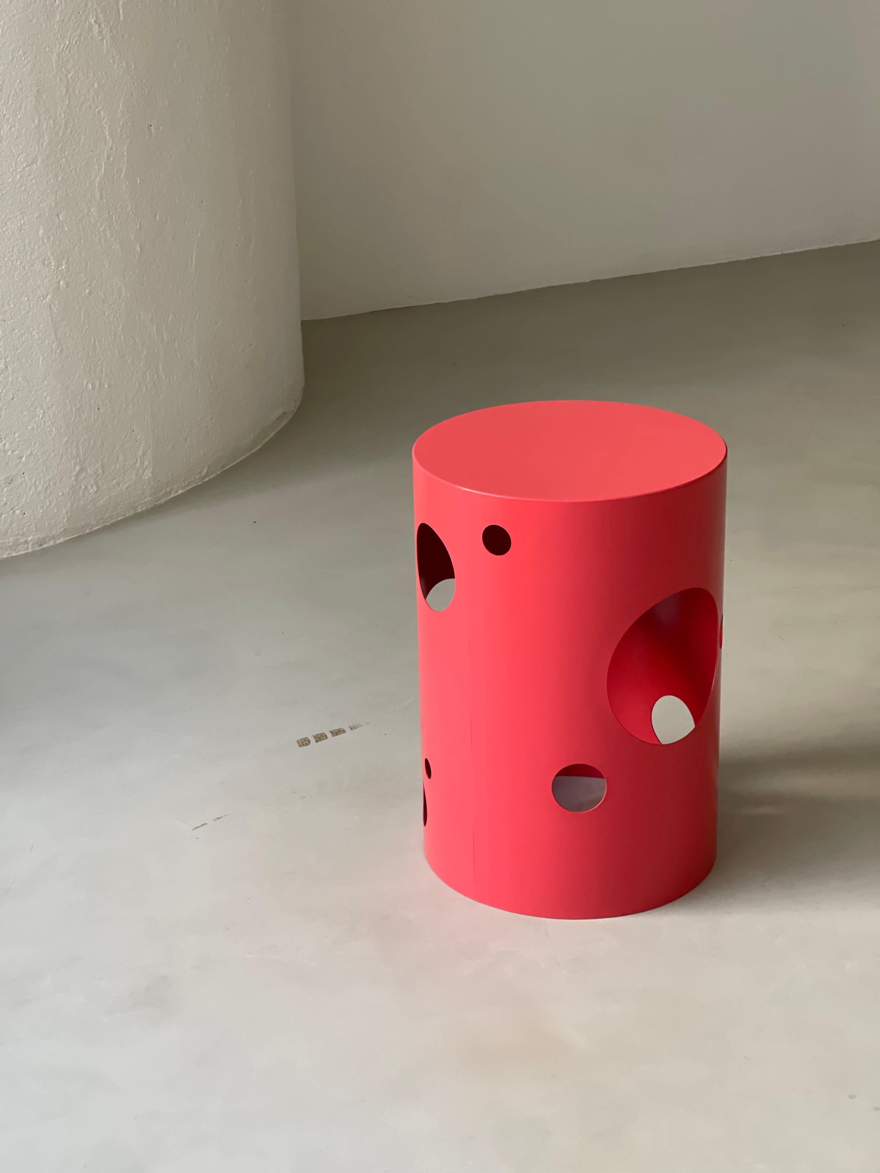 Contemporary 21st Century Spinzi Silös Side Table, Bright Rose For Sale 2