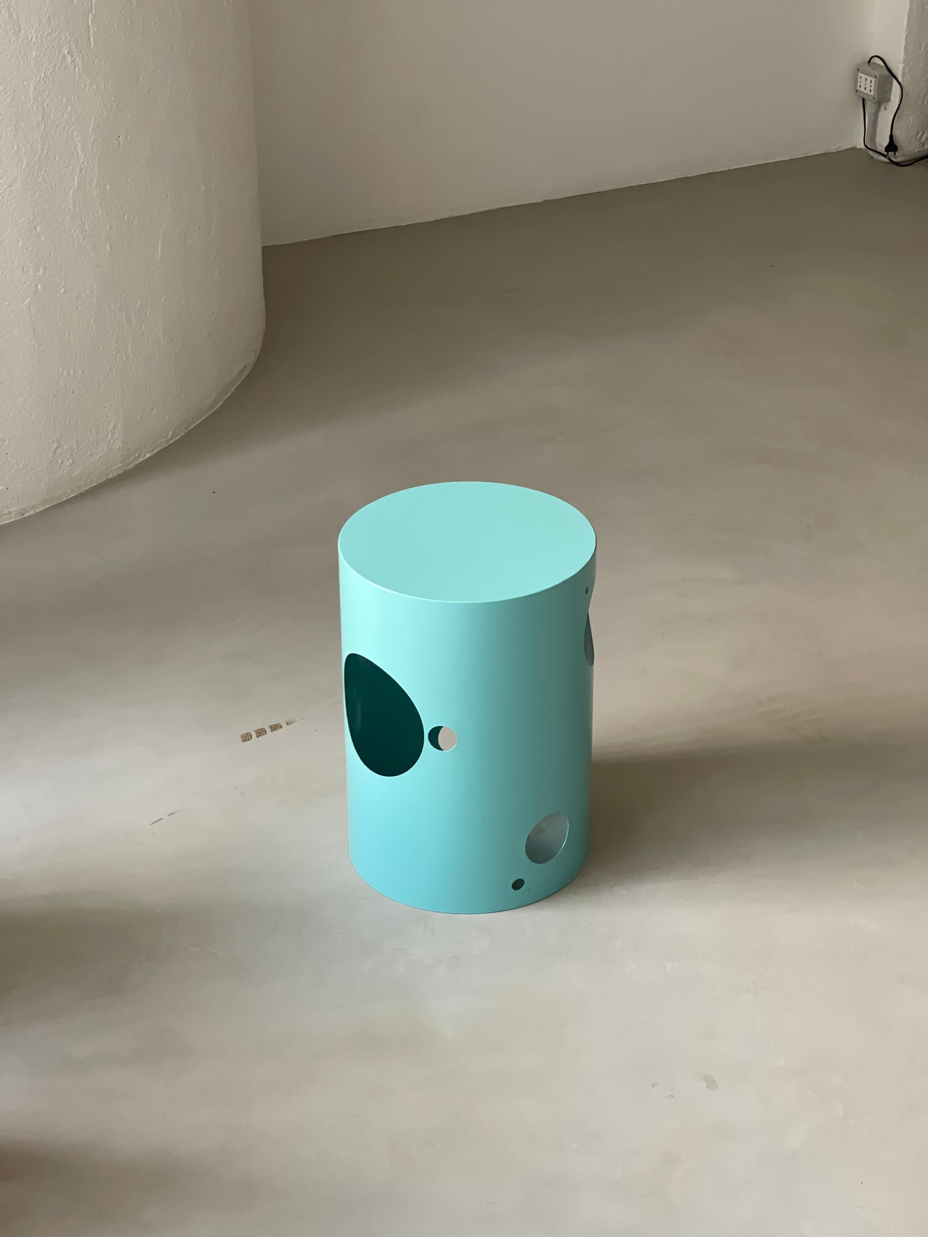 Round Side table / stool in Tiffany Blue - Spage Age Italian Designer For Sale 1