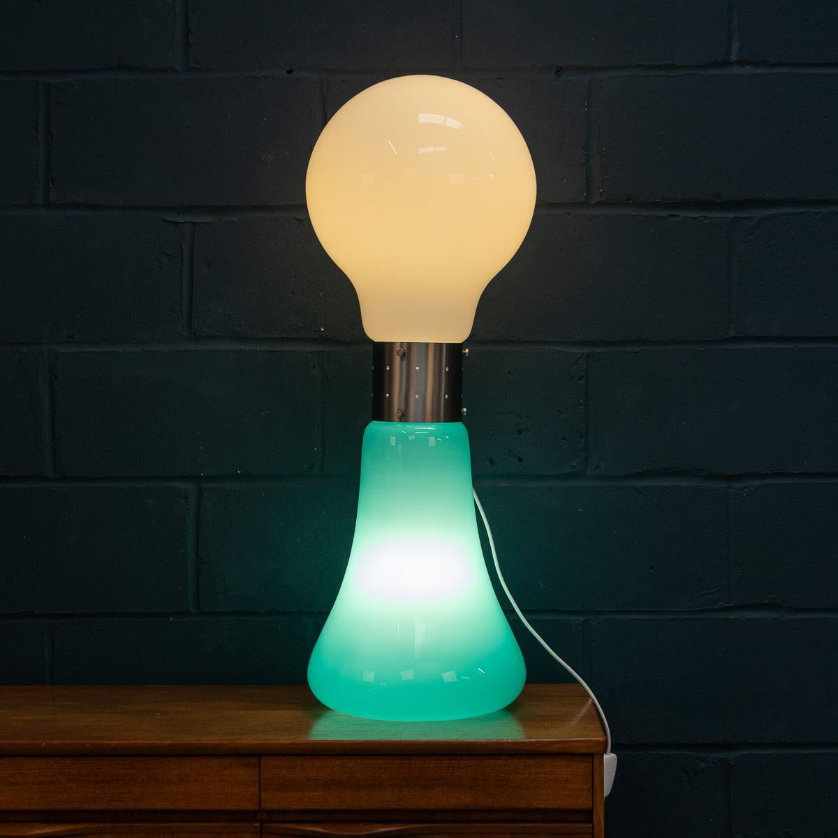 Zeitgenössische italienische Tisch-/Stehlampe 