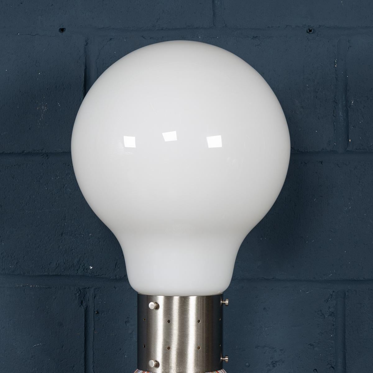 Zeitgenössische italienische Tisch-/Stehlampe 
