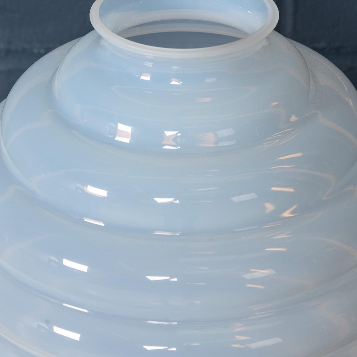 Zeitgenössische 21stC Murano Kunstglas Vase In Opalescent White By Venini c.2015 (21. Jahrhundert und zeitgenössisch) im Angebot