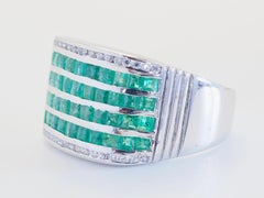 Anillo ancho contemporáneo de plata de ley con esmeralda cuadrada y cuarzo de 2,20 ct