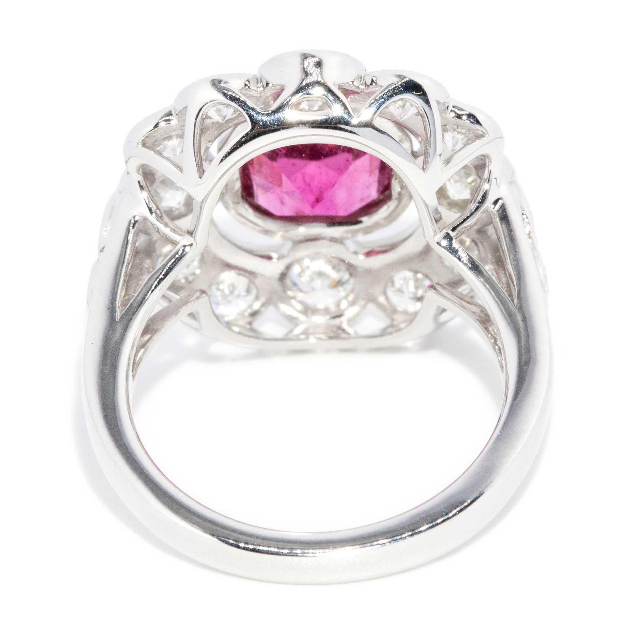 Bague Contemporary 2.22 Carat Rubellite & 2.48 Carat Diamond Halo Gold 18ct White Gold en vente 5