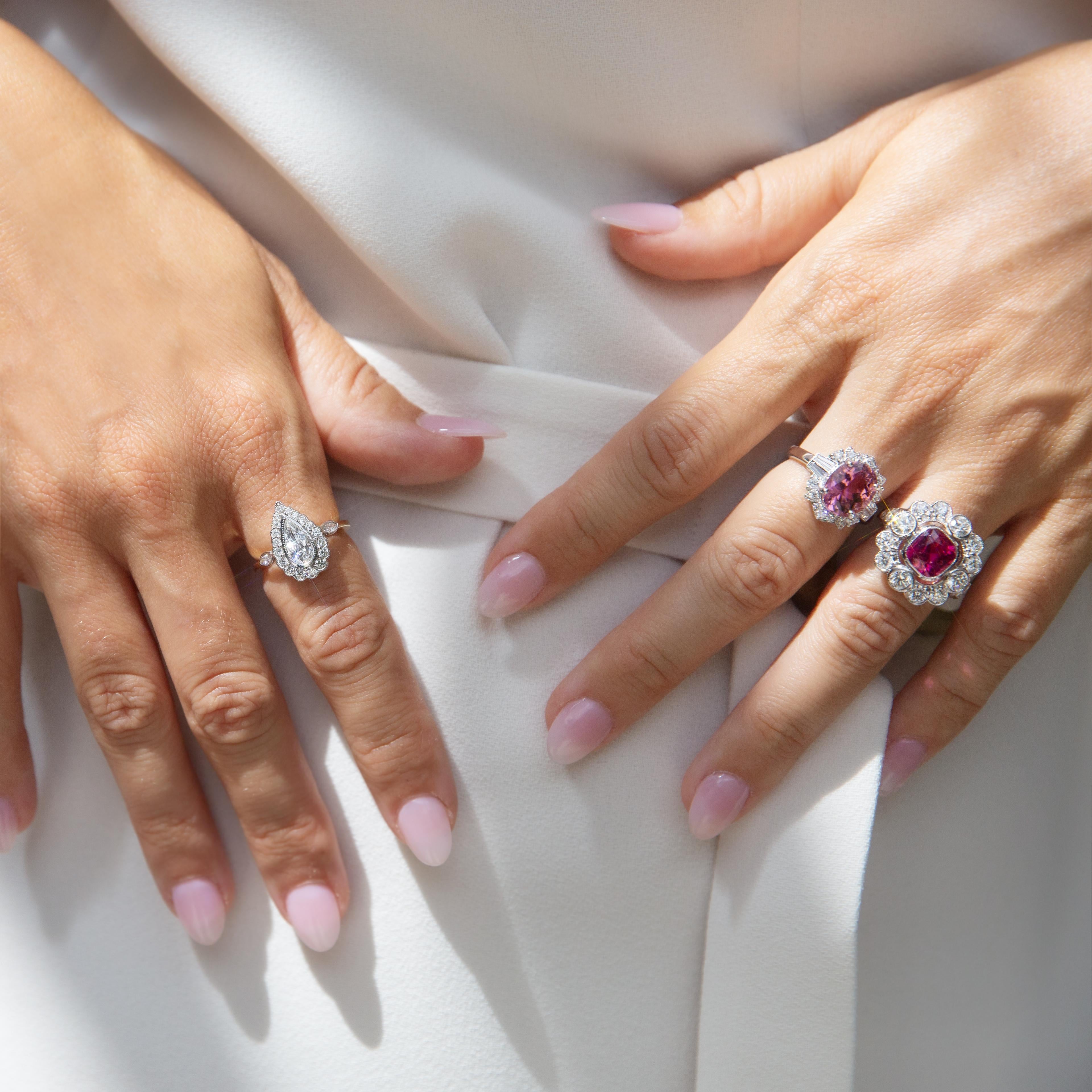 Bague Contemporary 2.22 Carat Rubellite & 2.48 Carat Diamond Halo Gold 18ct White Gold en vente 6