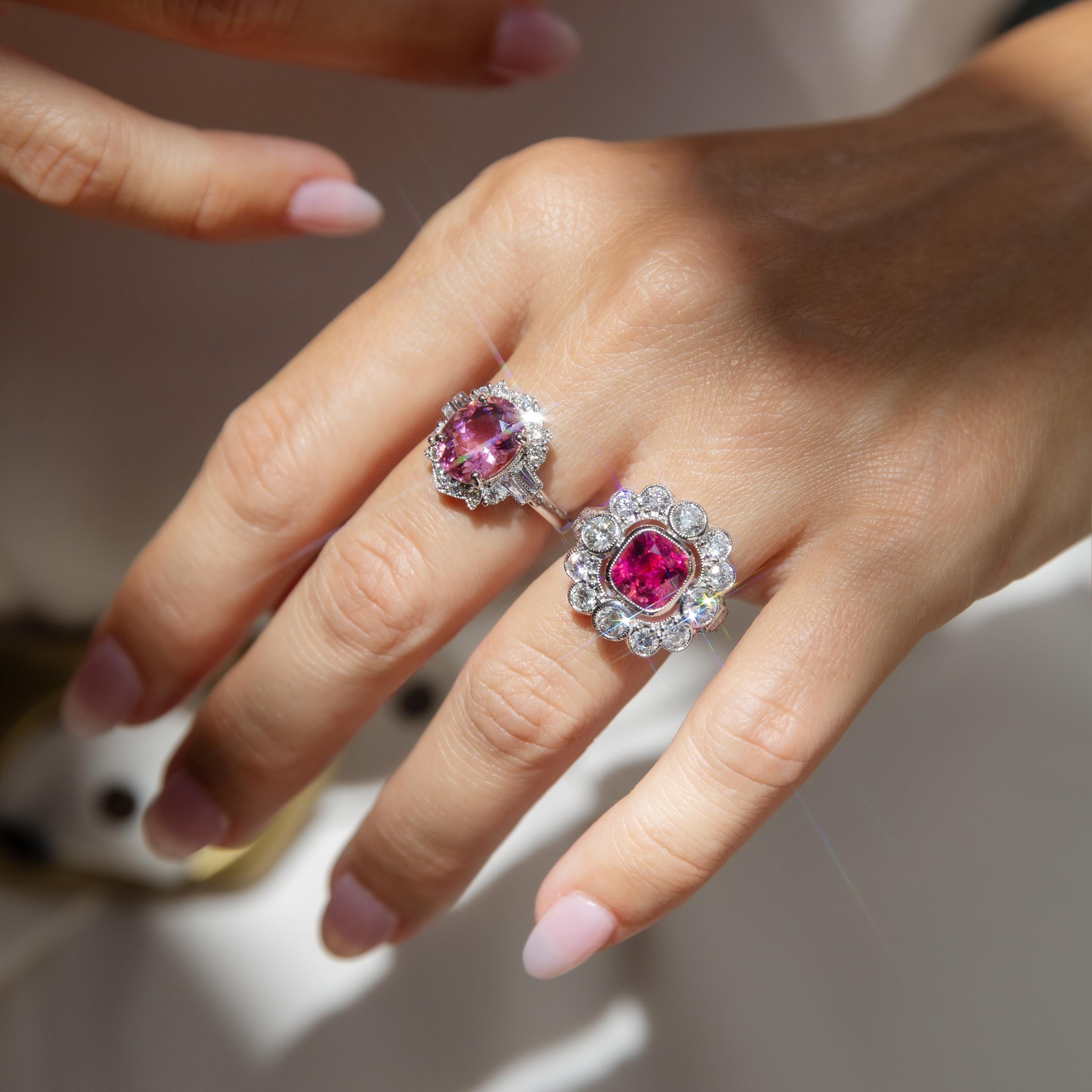 Bague Contemporary 2.22 Carat Rubellite & 2.48 Carat Diamond Halo Gold 18ct White Gold en vente 2