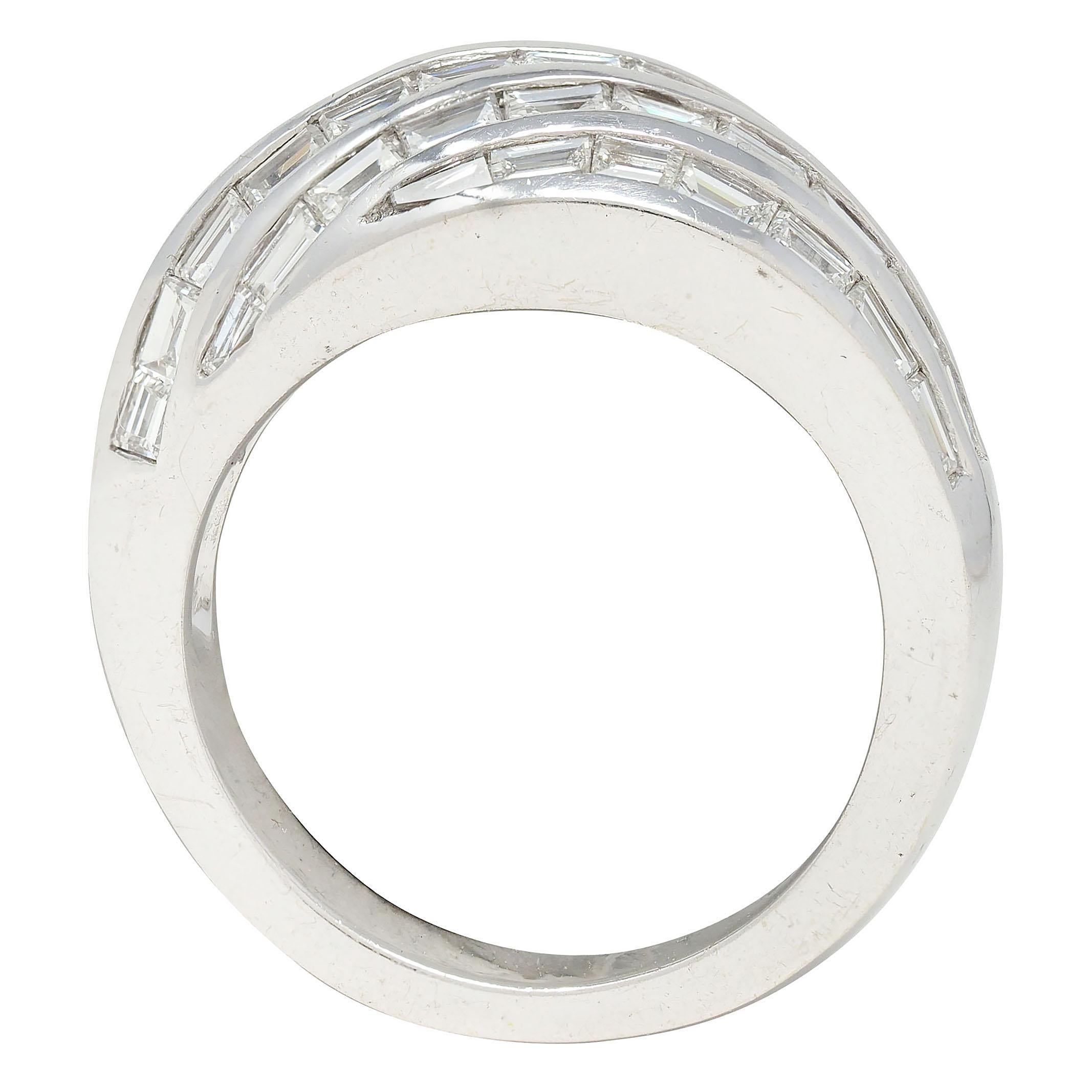 AM Contemporary 2.25 CTW Diamond 18 Karat White Gold Twist Multi-Row Band Ring (bague torsadée à rangs multiples en or blanc) Unisexe en vente