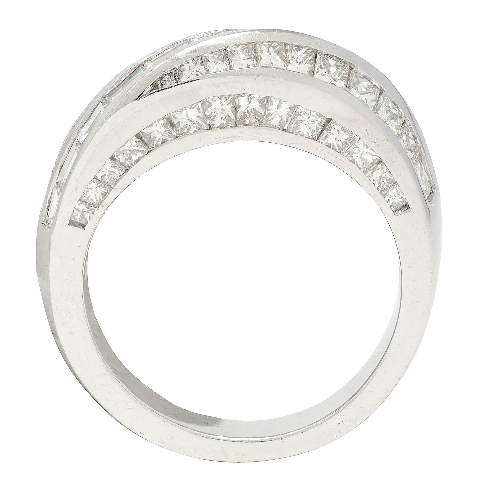 AM Contemporary 2.25 CTW Diamond 18 Karat White Gold Twist Multi-Row Band Ring (bague torsadée à rangs multiples en or blanc) en vente 1