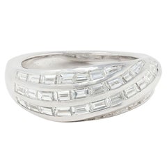 Anillo contemporáneo de oro blanco de 18 quilates con diamantes de 2,25 quilates y torsión en varias filas