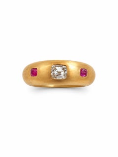 Zeitgenössischer 22kt Goldring mit 0,91ct Altschliffdiamant & Rubinen