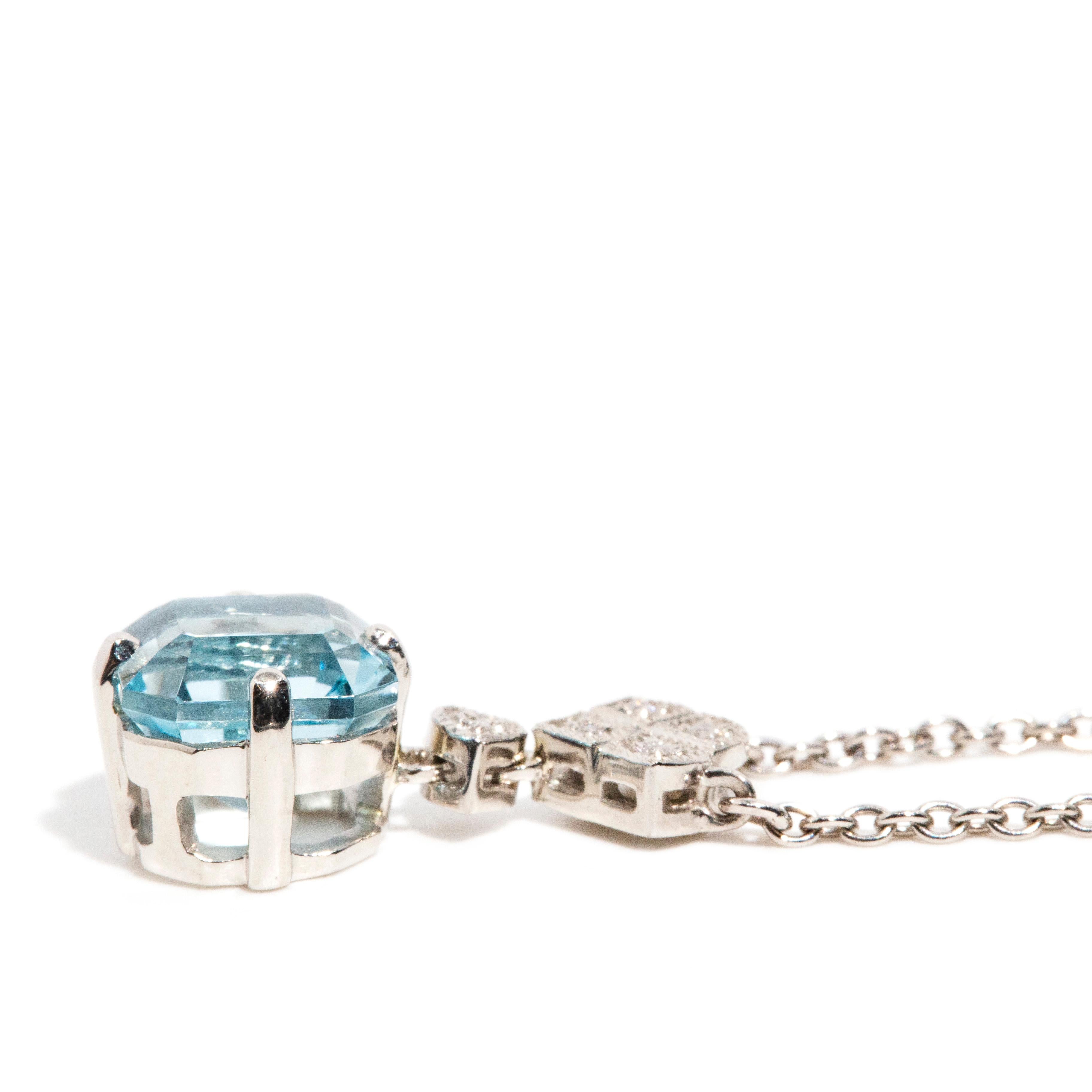 Contemporary 2.32 Carat Bright Light Blue Aquamarine & Diamond Platinum Necklace In New Condition For Sale In Hamilton, AU