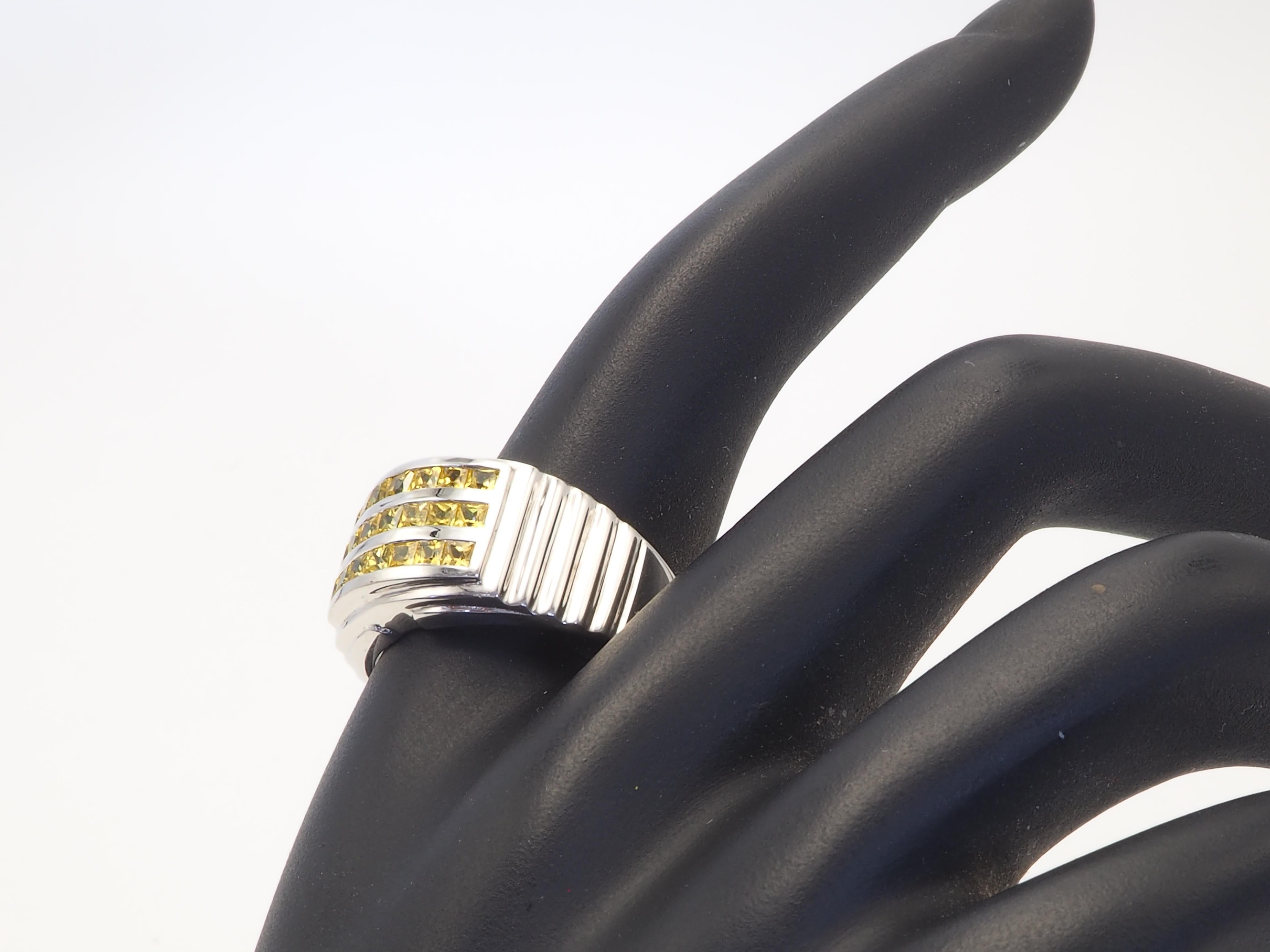 Contemporary 2.40ct Yellow Sapphire 3 Row Band Unisex Sterling Silver Ring 2