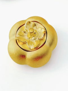 Hucha china contemporánea de color caqui, de oro amarillo de 24 quilates
