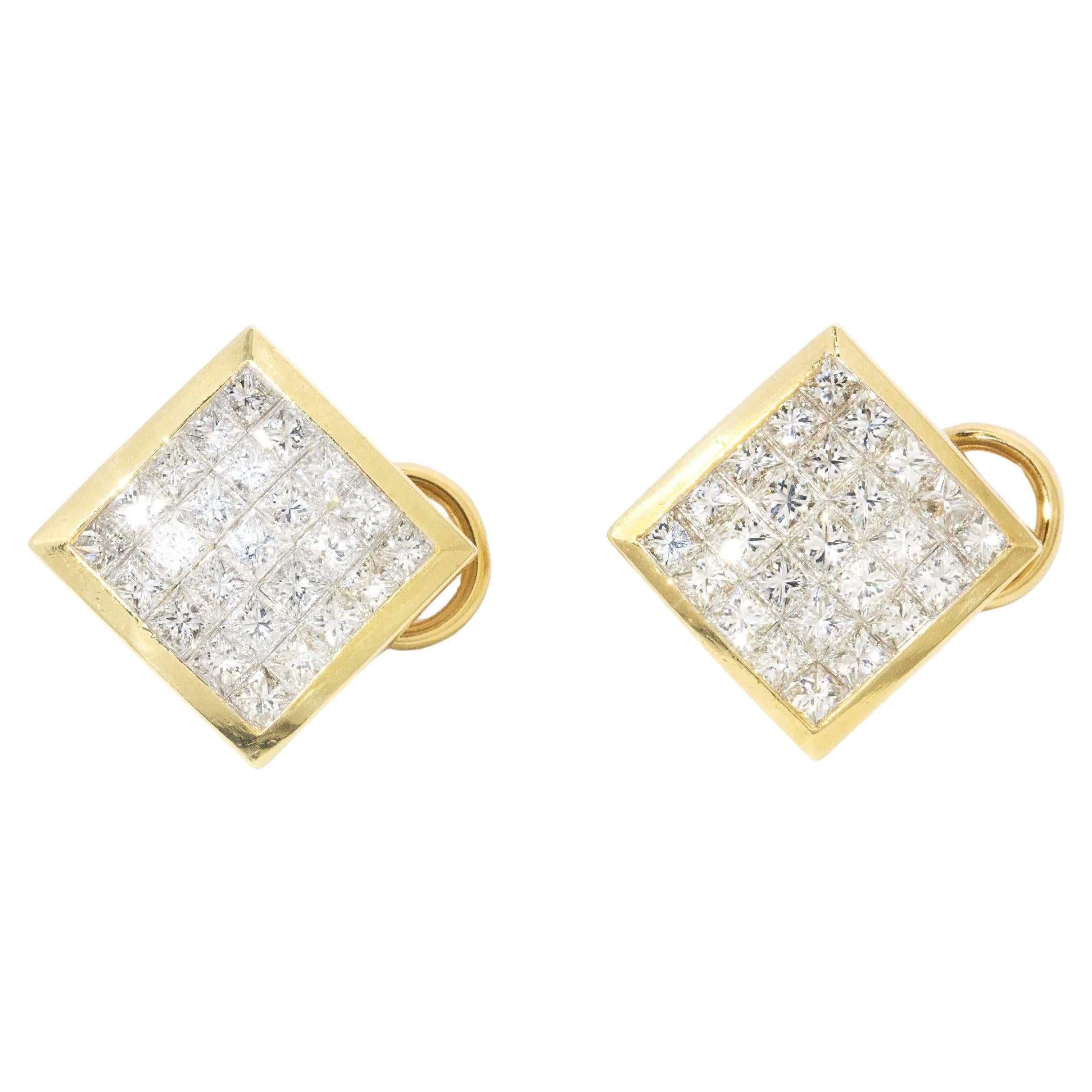 Contemporary 2.5 Carat Diamond Cluster Earrings 18 Carat Yellow Gold