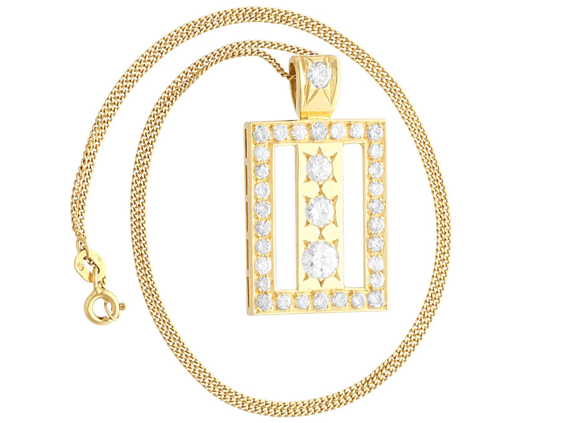 Taille ronde Pendentif en or jaune et diamant de 2,50 carats en vente