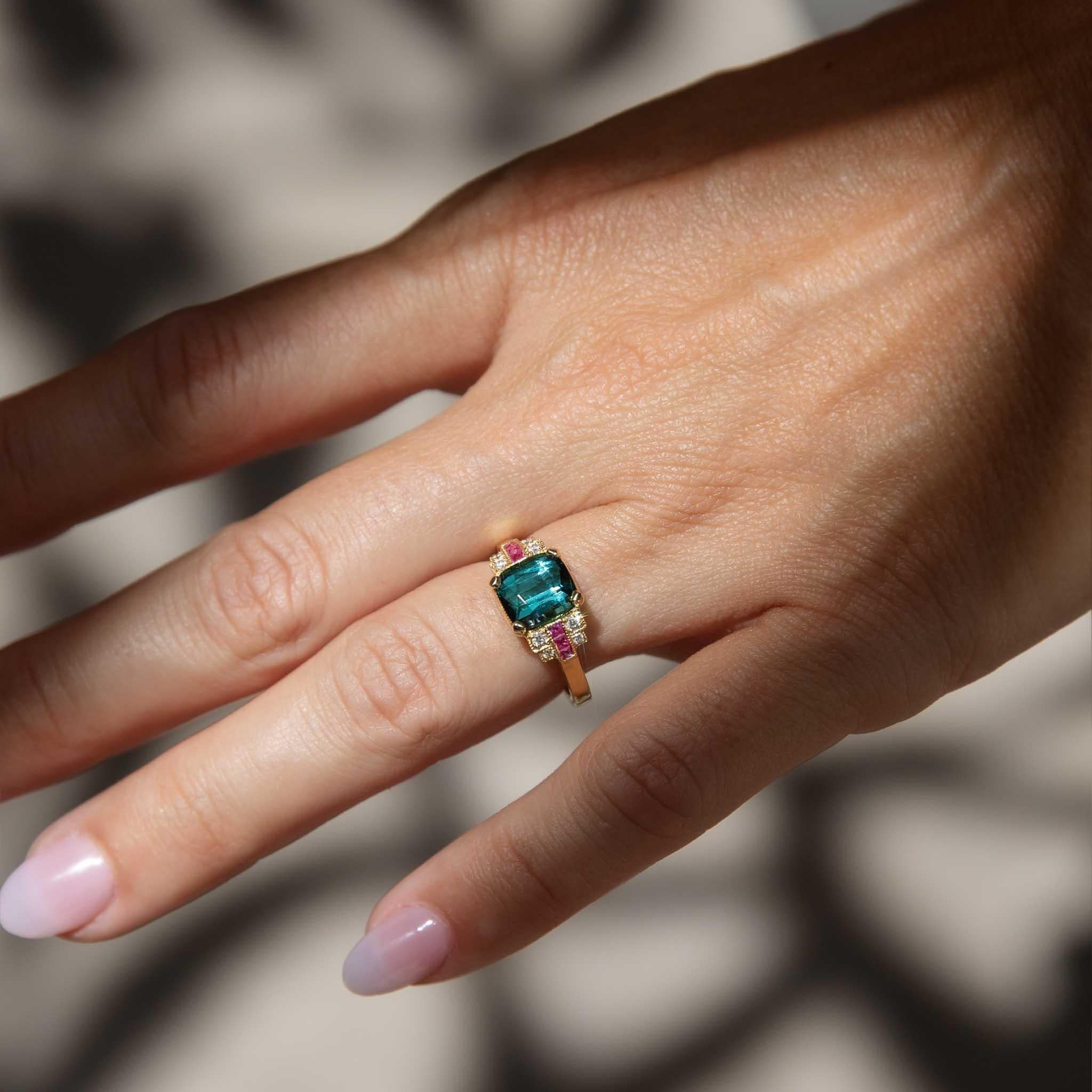 Women's Contemporary 2.50ct Indicolite Tourmaline Ruby & Diamond Ring 18ct Yellow Gold For Sale