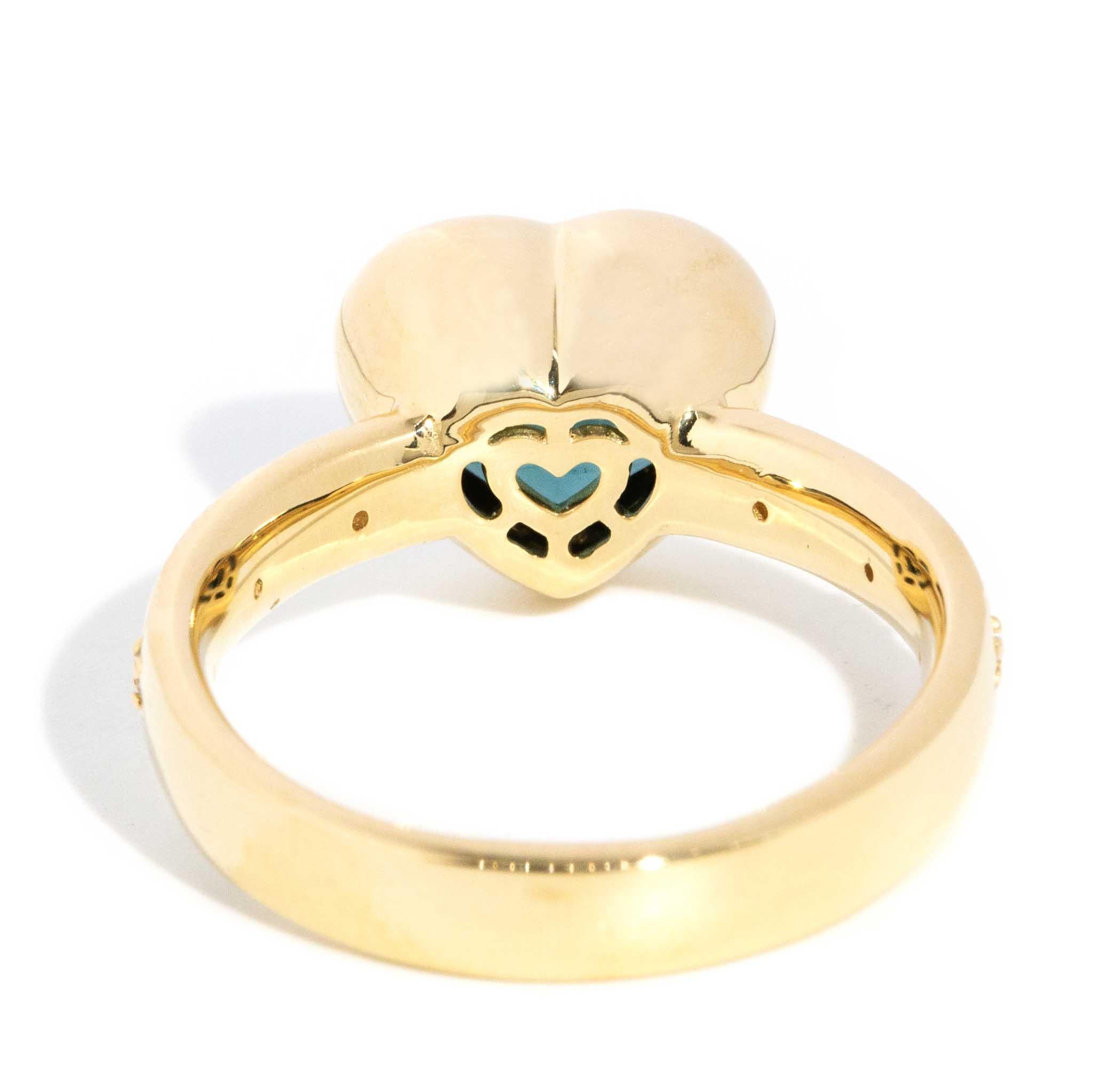 Contemporary 2.52 Carat Blue Green Tourmaline & Diamond Heart Ring 18 Carat Gold For Sale 5