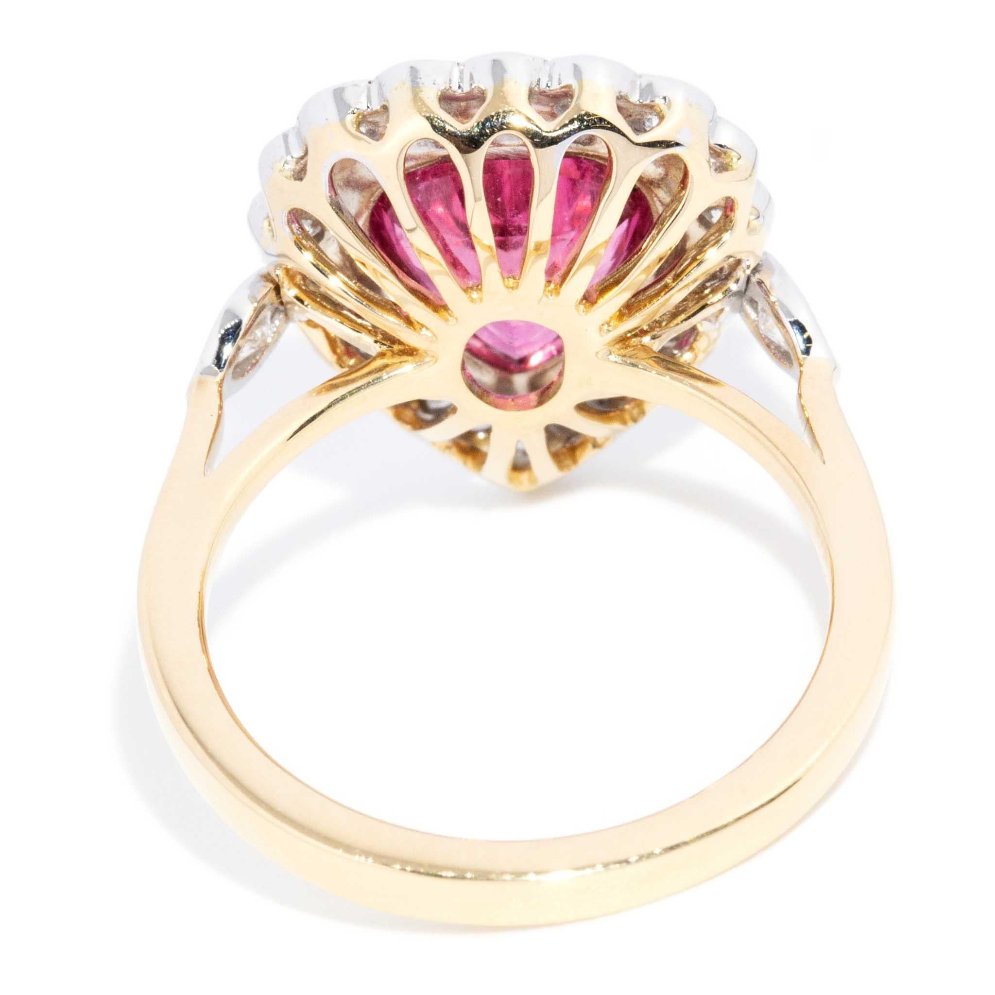 Contemporary 2,55ct Pink Turmalin & Diamant Halo Ring 18ct Gold im Angebot 5