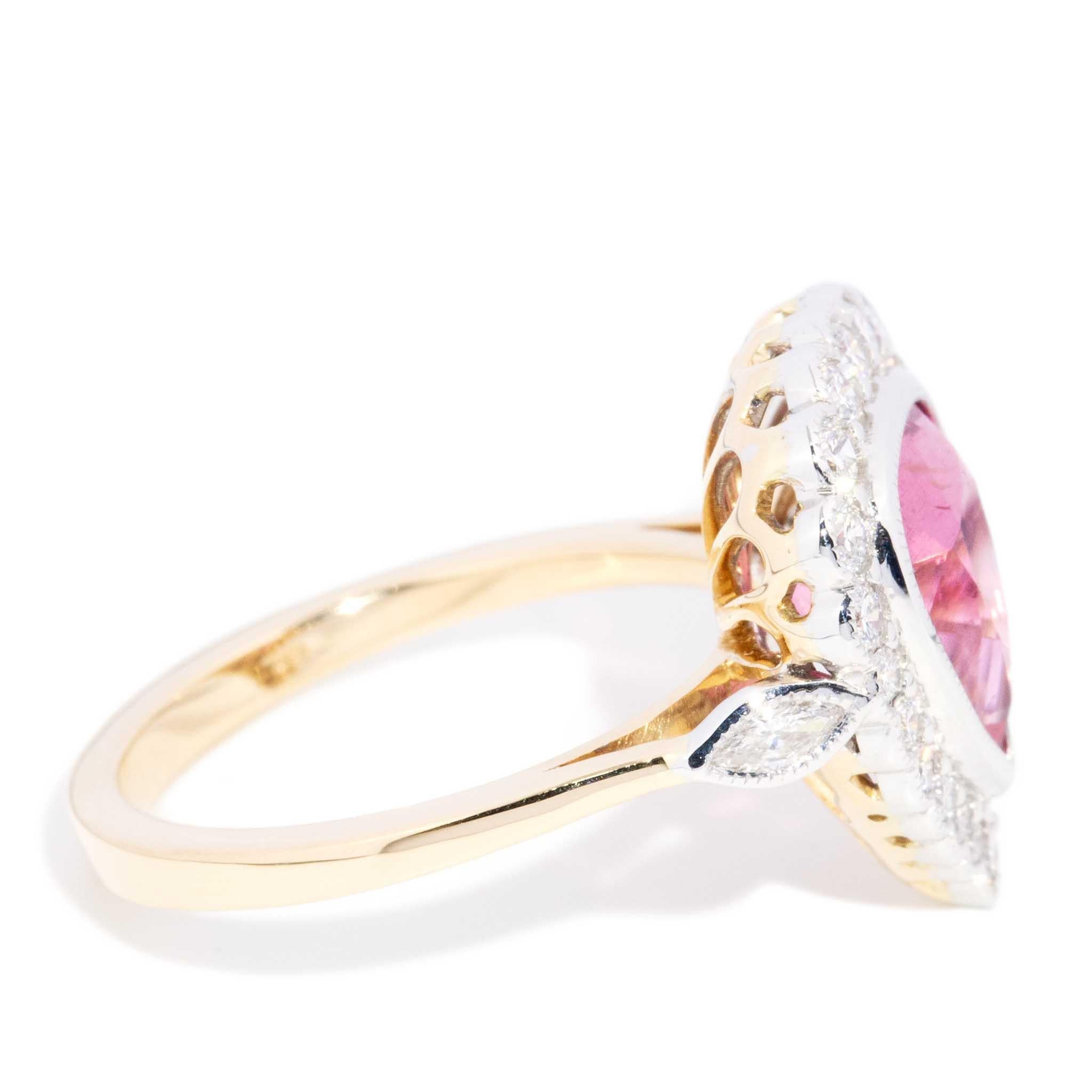 Contemporary 2,55ct Pink Turmalin & Diamant Halo Ring 18ct Gold im Angebot 3