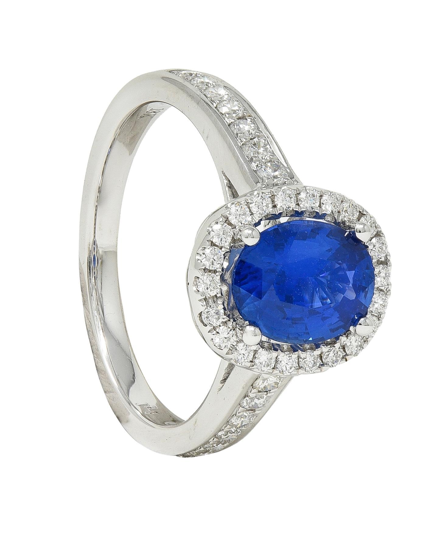 Zeitgenössischer 2,56 CTW Saphir-Diamant 18 Karat Weißgold Halo-Ring im Angebot 5