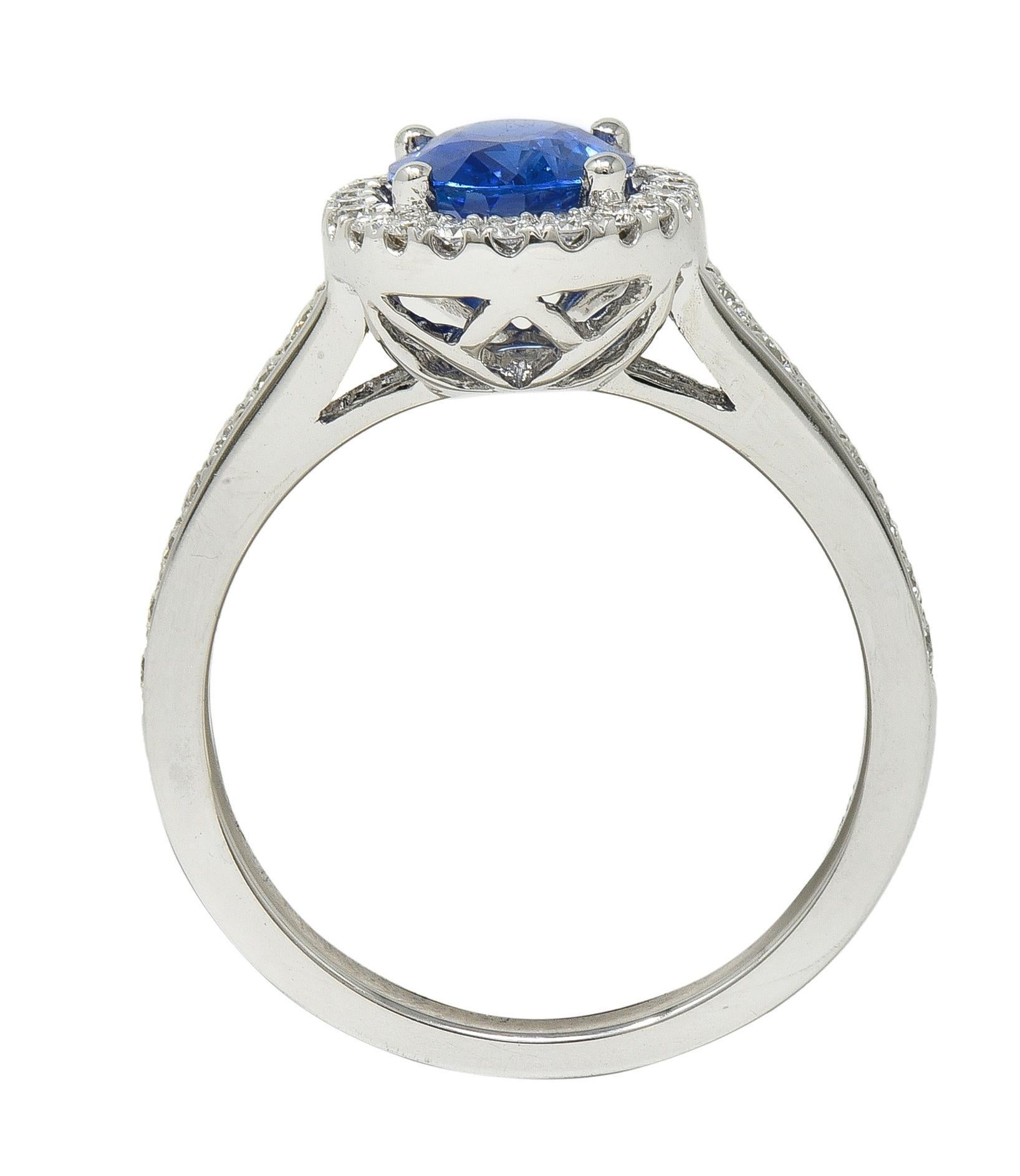Zeitgenössischer 2,56 CTW Saphir-Diamant 18 Karat Weißgold Halo-Ring im Angebot 4