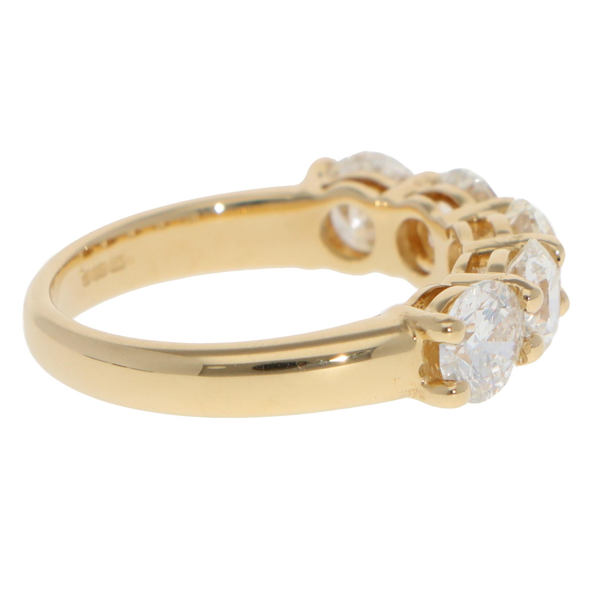 Contemporaneo Anello contemporaneo con cinque pietre di diamante da 2,59 carati in vendita