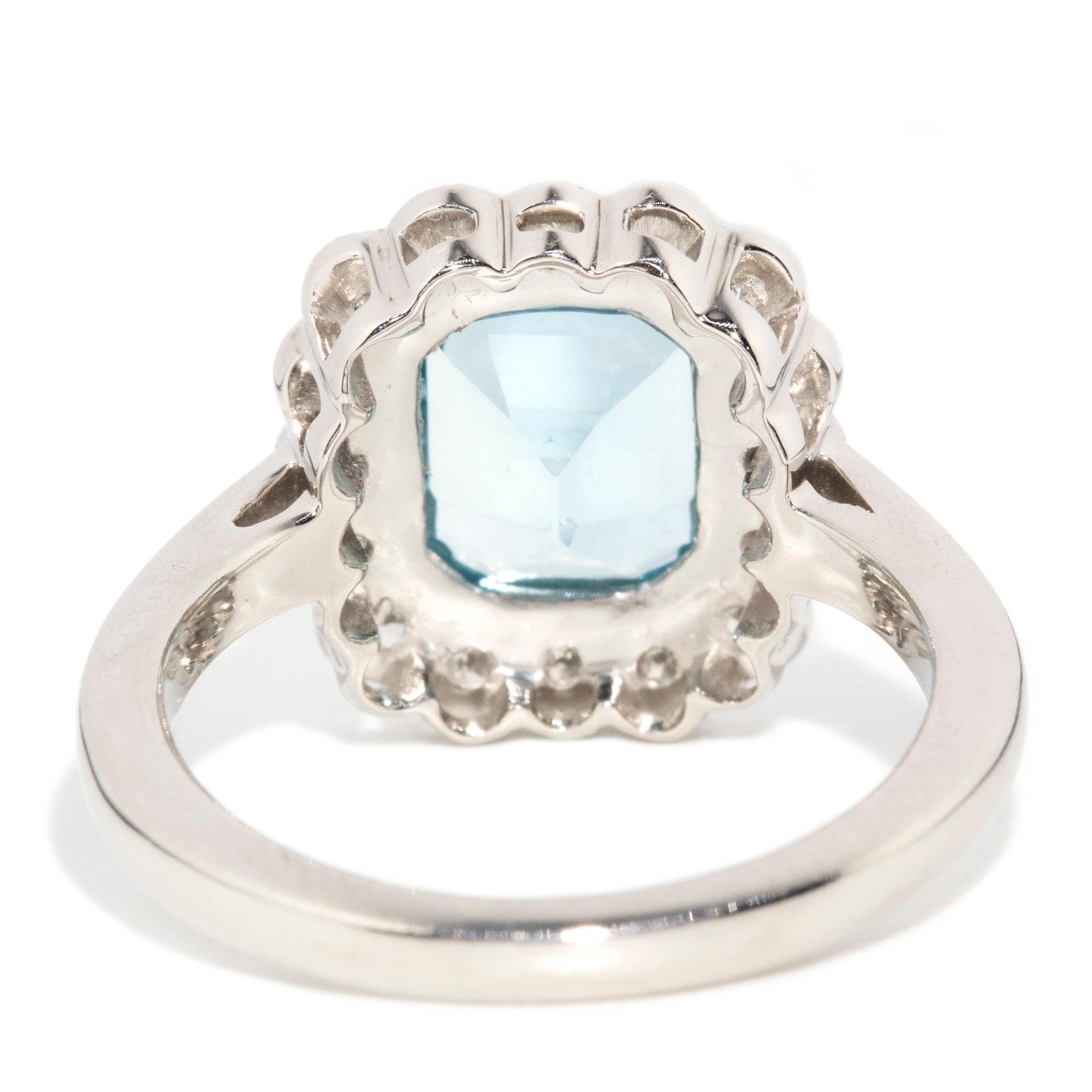Contemporary 2.61 Carat Bright Light Blue Aquamarine & Diamond Platinum Ring 3