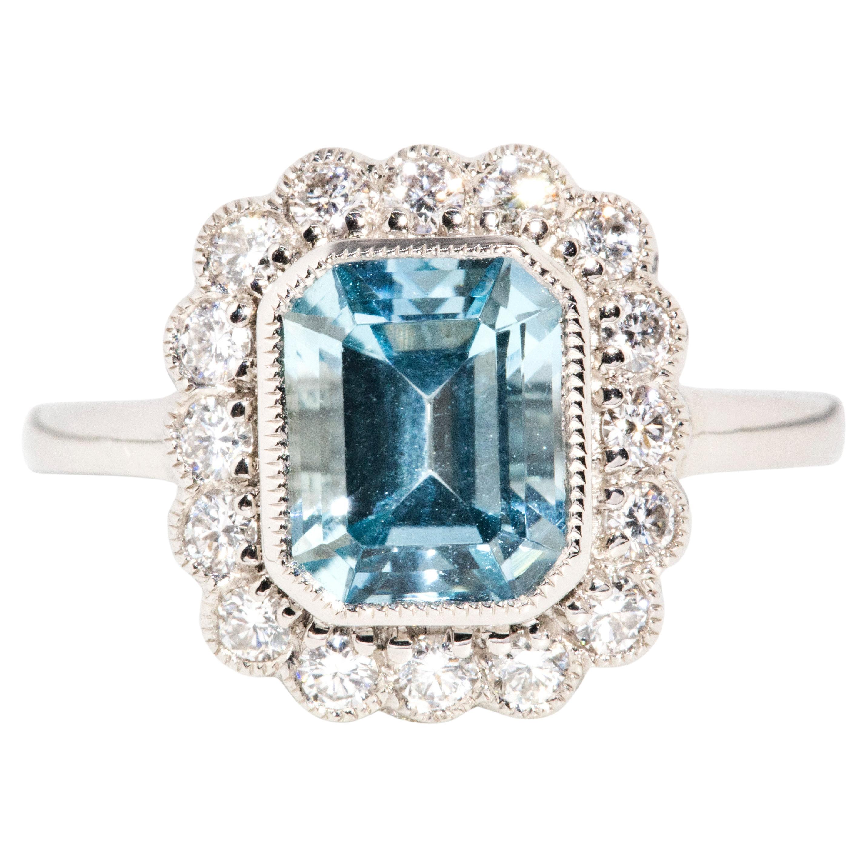 Contemporary 2.61 Carat Bright Light Blue Aquamarine & Diamond Platinum Ring