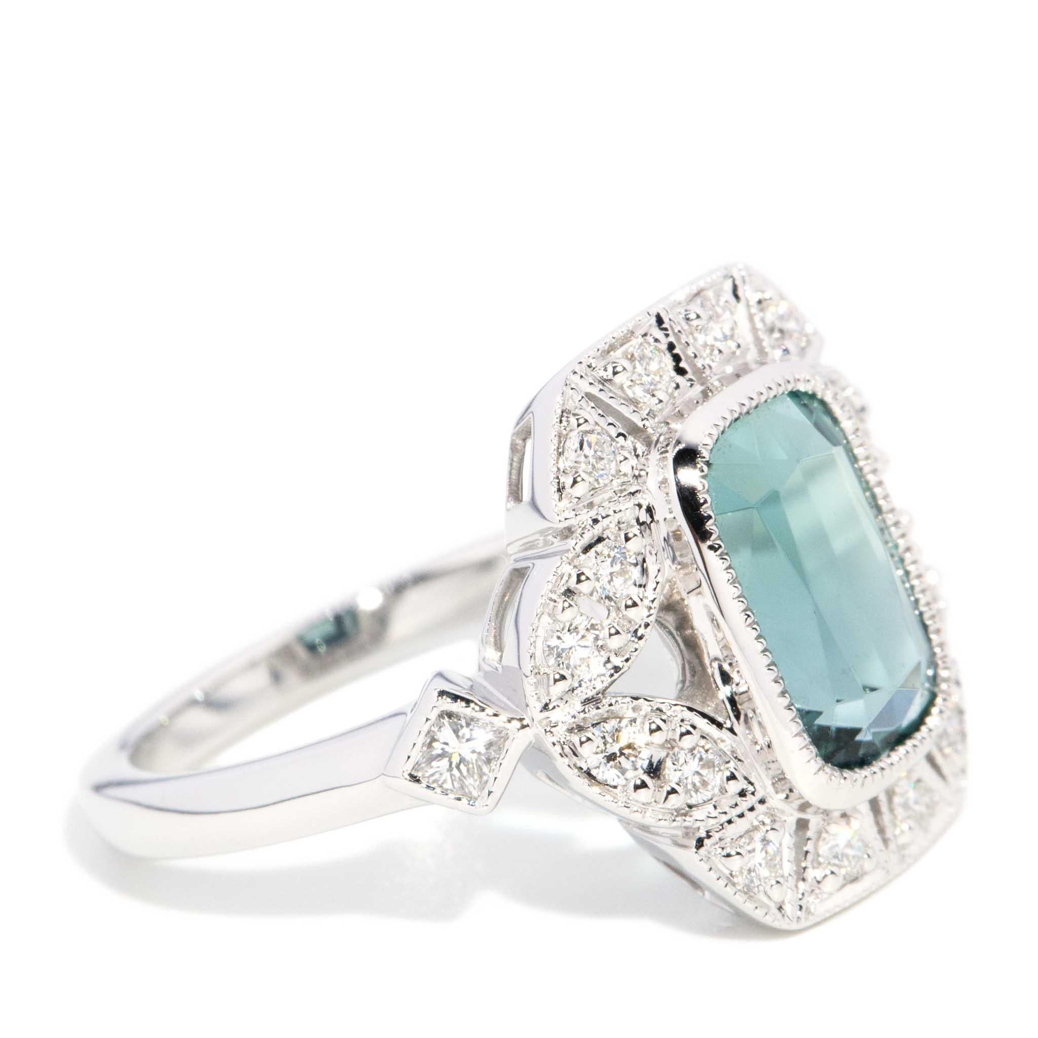 Contemporary 2,66ct Teal Turmalin & Diamant Ring 18ct Weißgold im Angebot 1