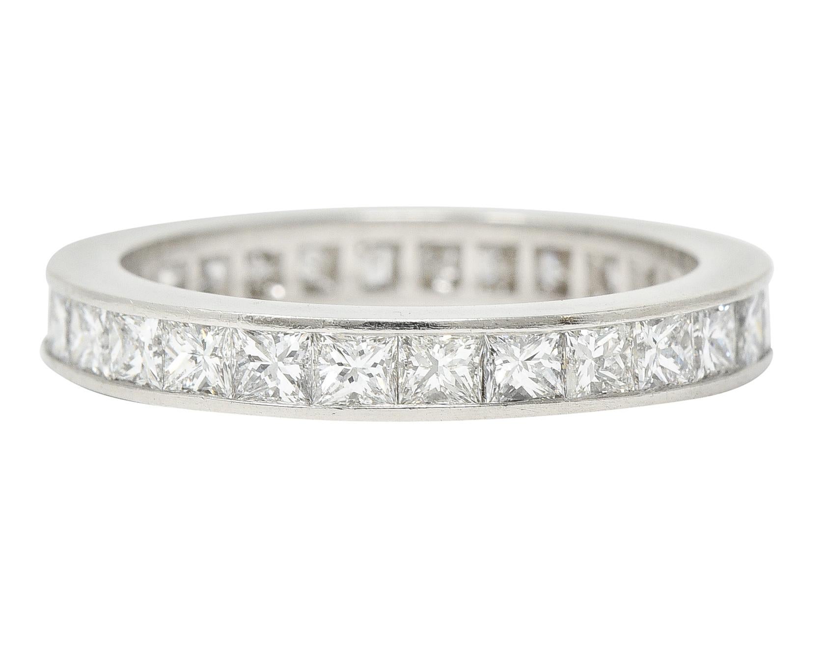 Alianza contemporánea de platino con diamantes talla princesa de 2,70 quilates en Excelente estado para la venta en Philadelphia, PA