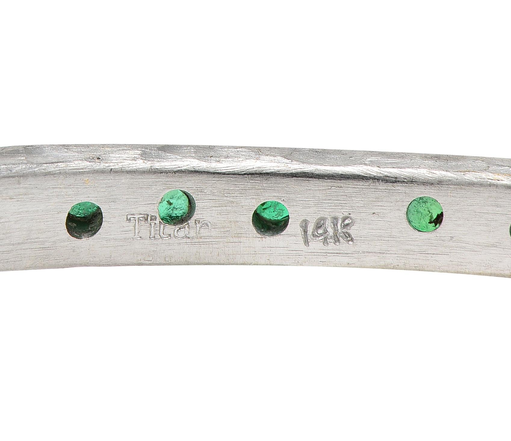 Contemporary 2.70 CTW Emerald 14 Karat White Gold Hammered Bangle Bracelet 1