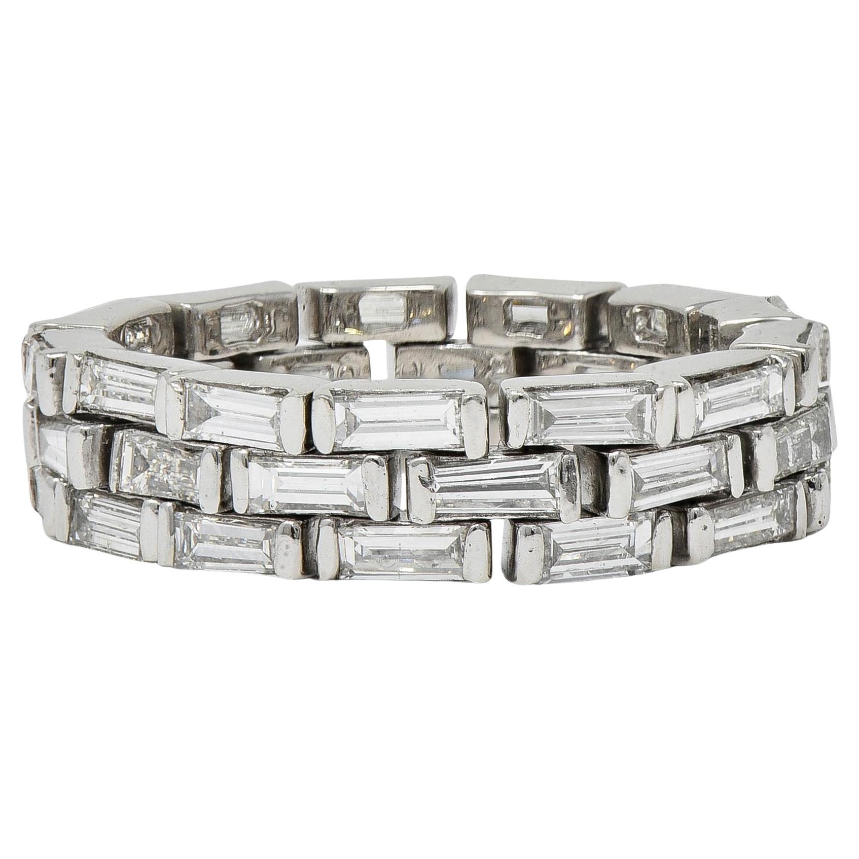 Anello a fascia unisex con diamante di 2,74 CTW in platino flessibile con pantera in vendita