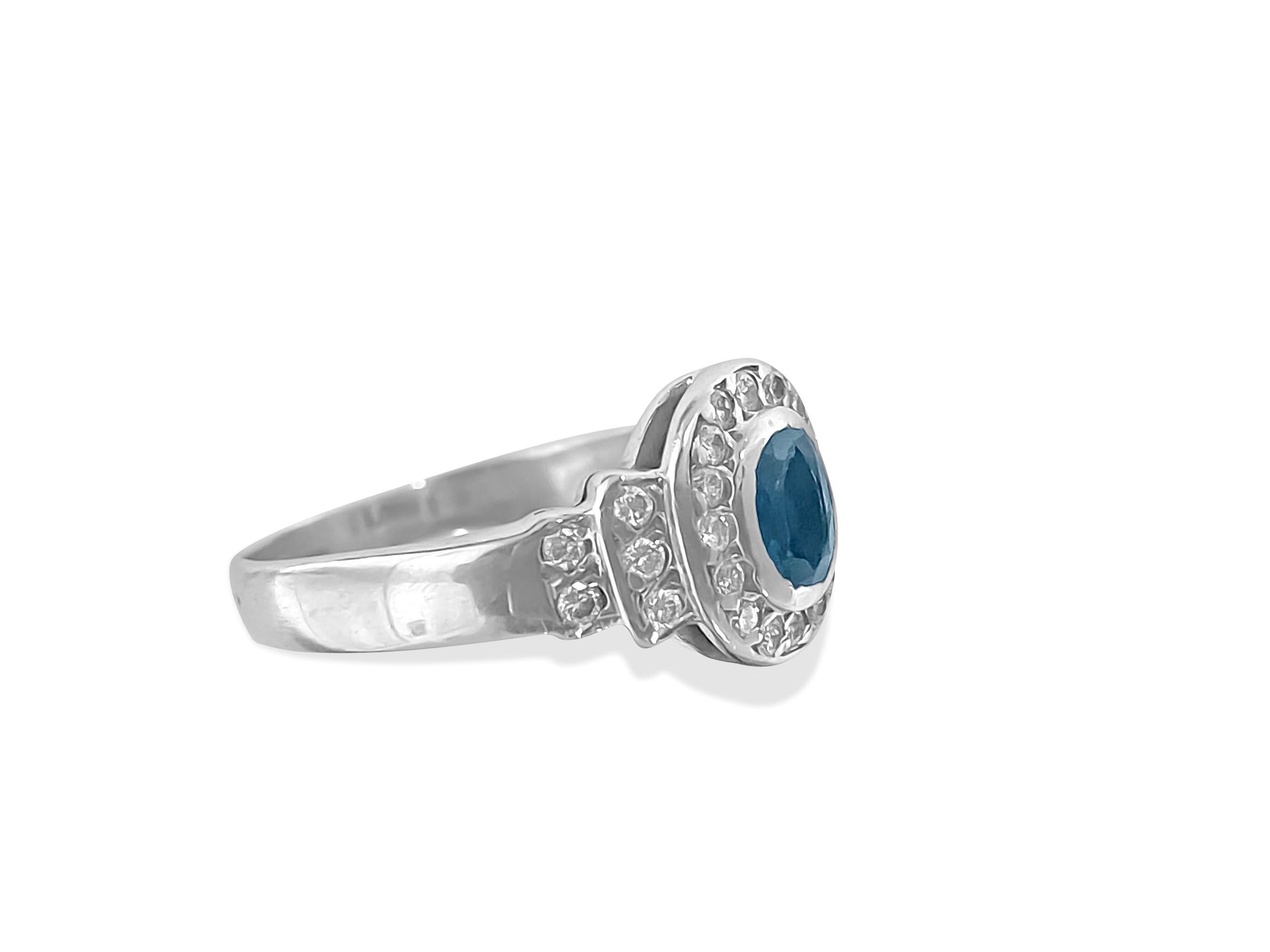 Round Cut Contemporary 2.75 Carat Blue Sapphire Diamond Cocktail Ring