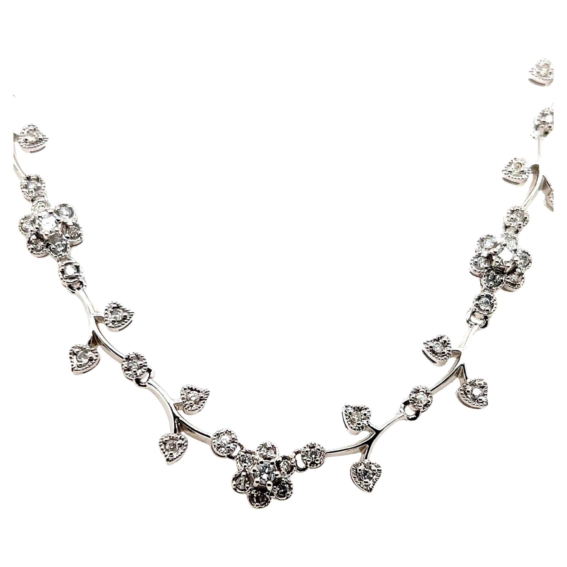 Collana contemporanea con diamanti da 2,79 TCW e oro bianco 14k con design floreale