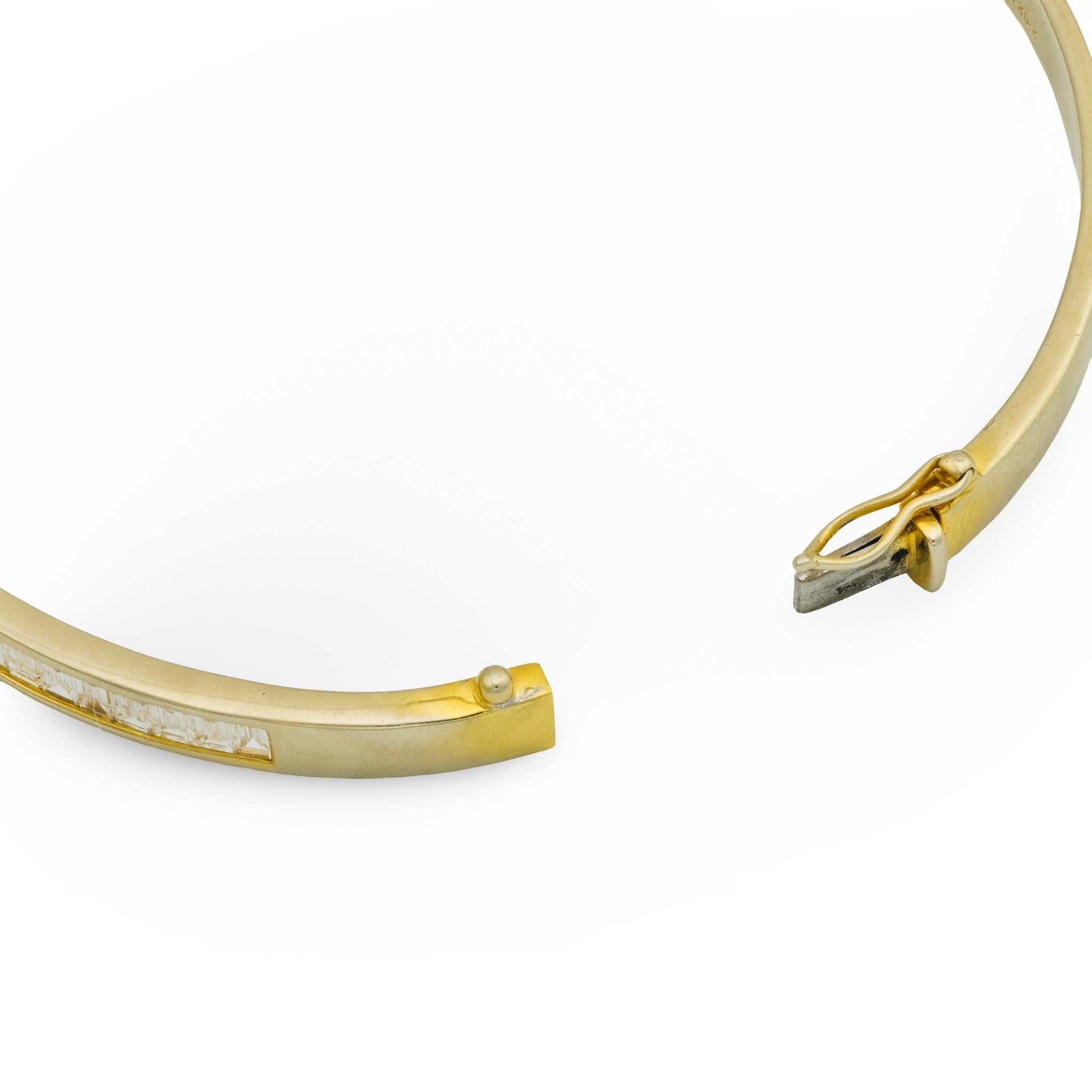 Bracelet en or jaune 14k avec diamant de 2,82 carats AM Contemporary en vente 1
