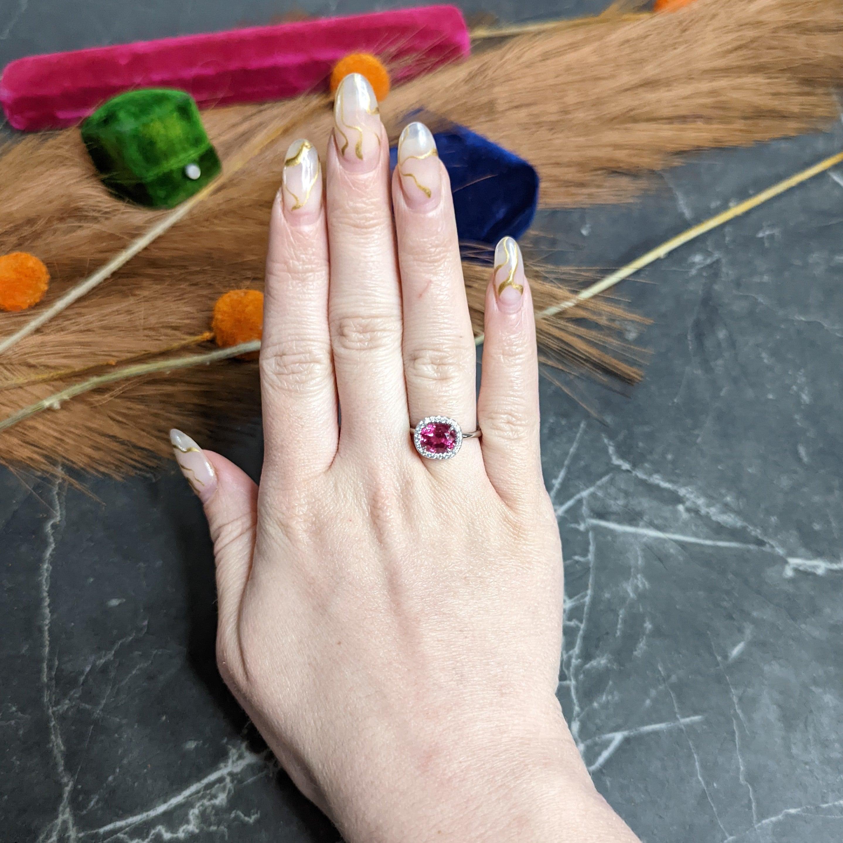 Contemporary 2.85 Carats Spinel Diamond Platinum Cushion Halo Ring For Sale 6