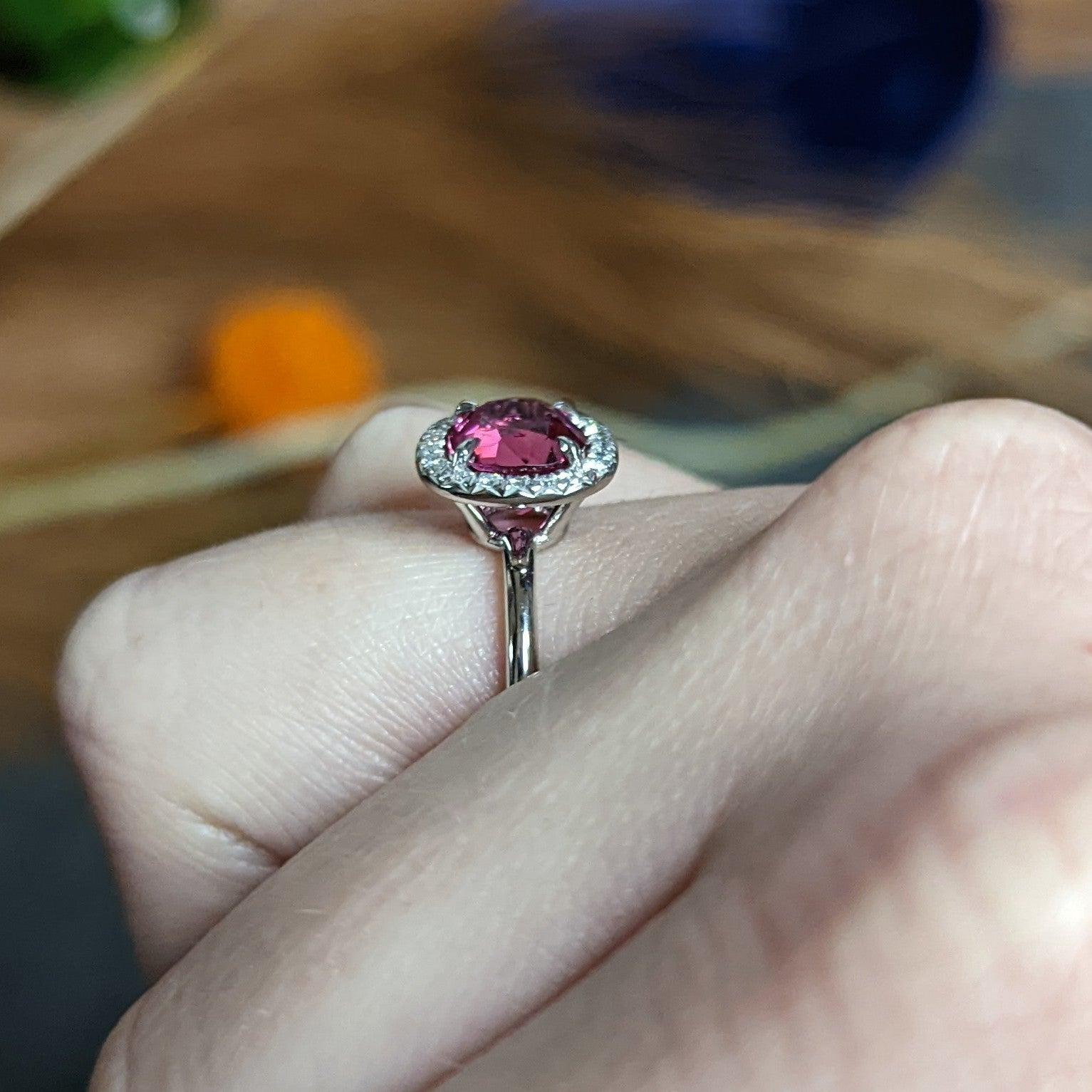 Contemporary 2.85 Carats Spinel Diamond Platinum Cushion Halo Ring For Sale 7