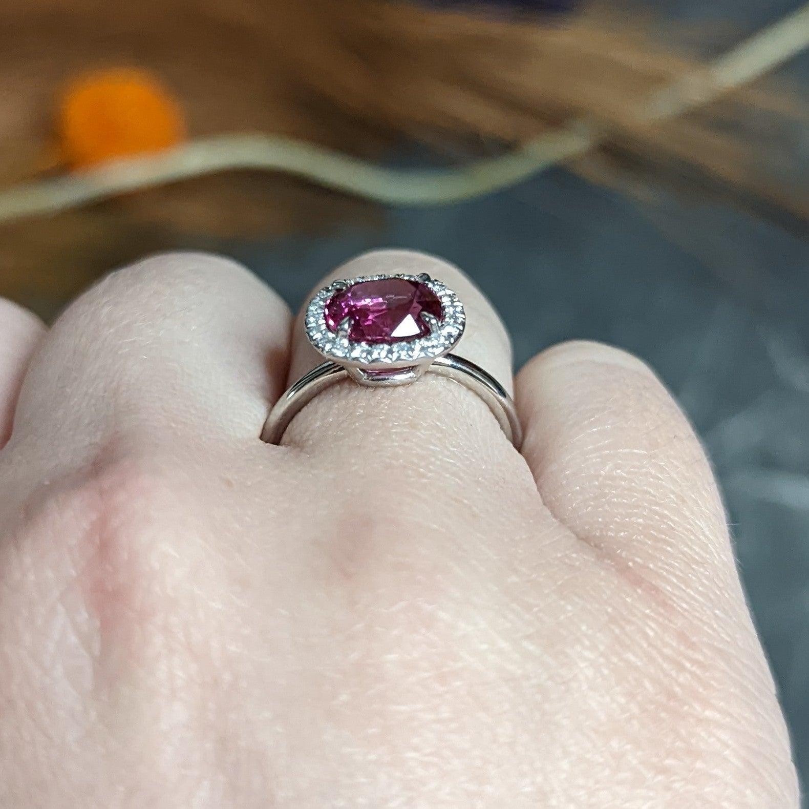Contemporary 2.85 Carats Spinel Diamond Platinum Cushion Halo Ring For Sale 8